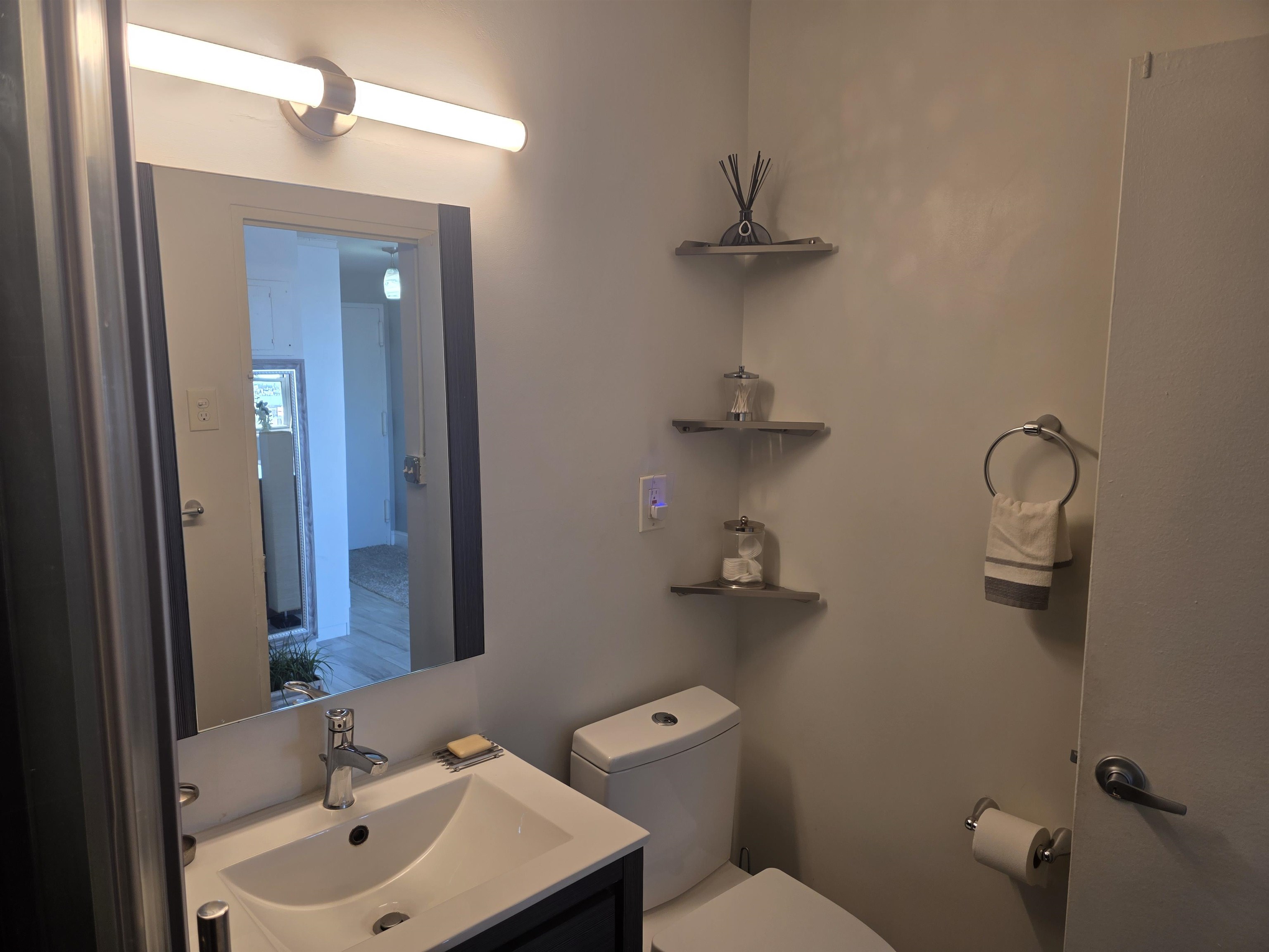 7100 BLVD EAST Unit: 11L