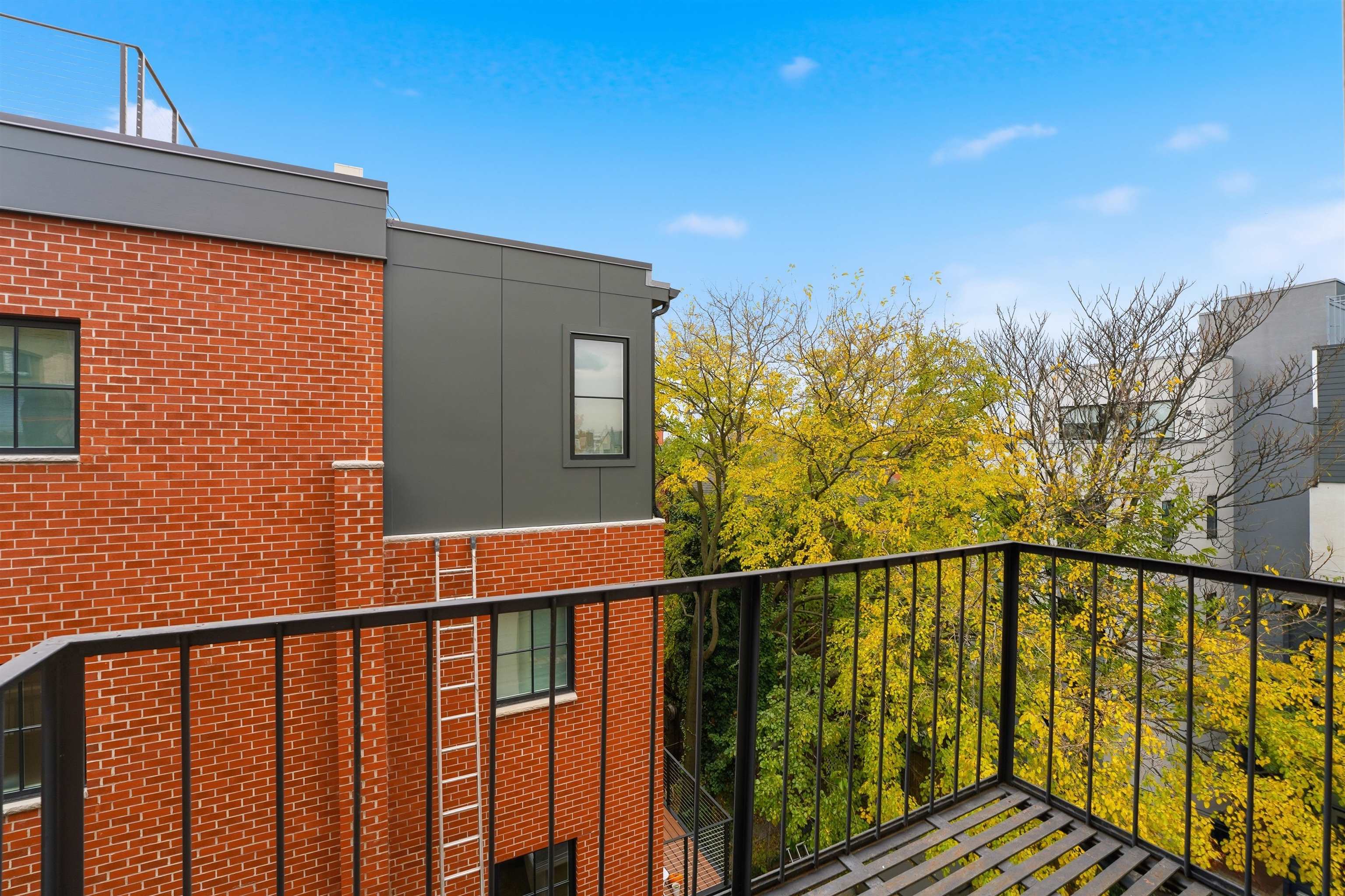 716 HUDSON ST Unit: 6