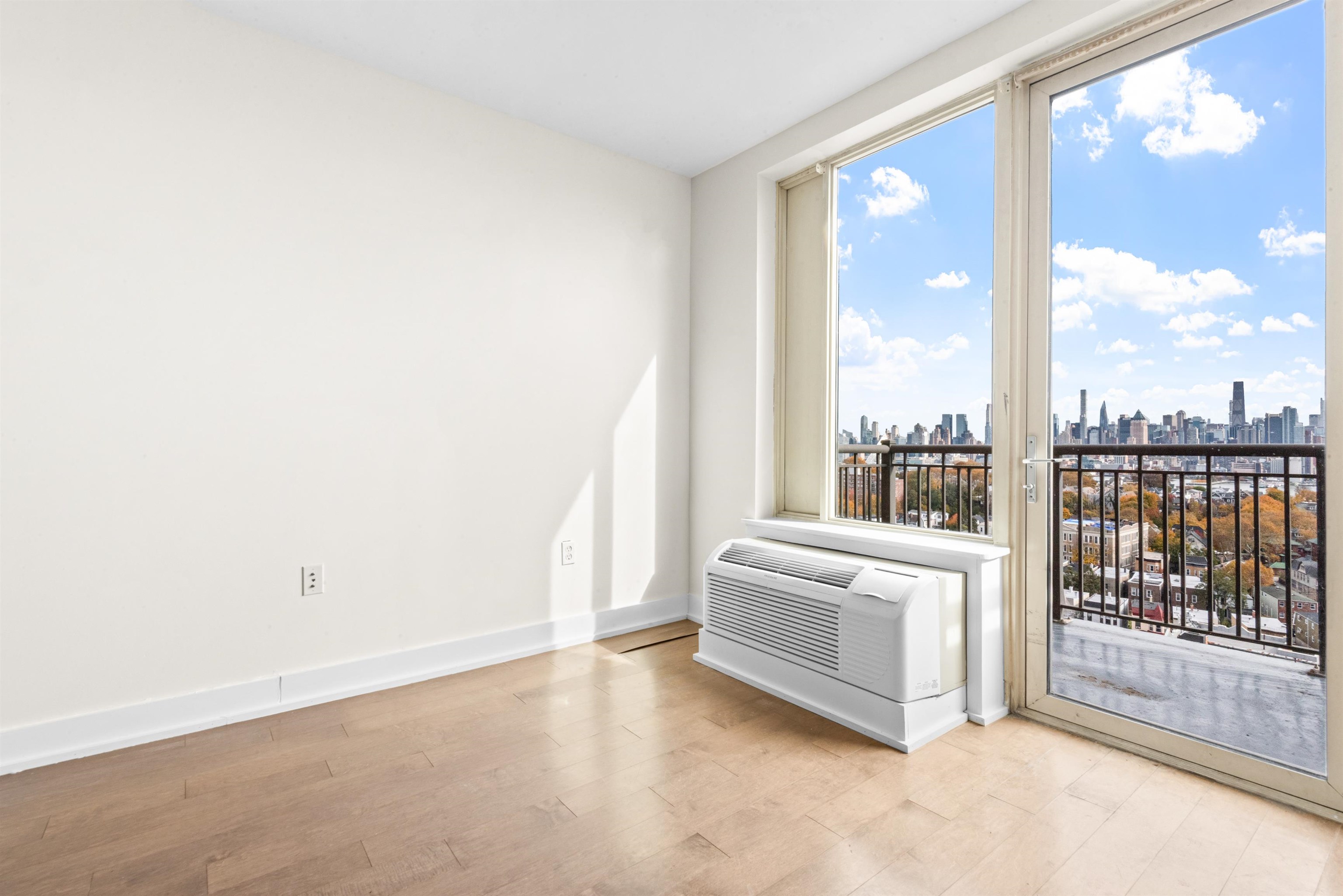 3312 HUDSON AVE Unit: 12F