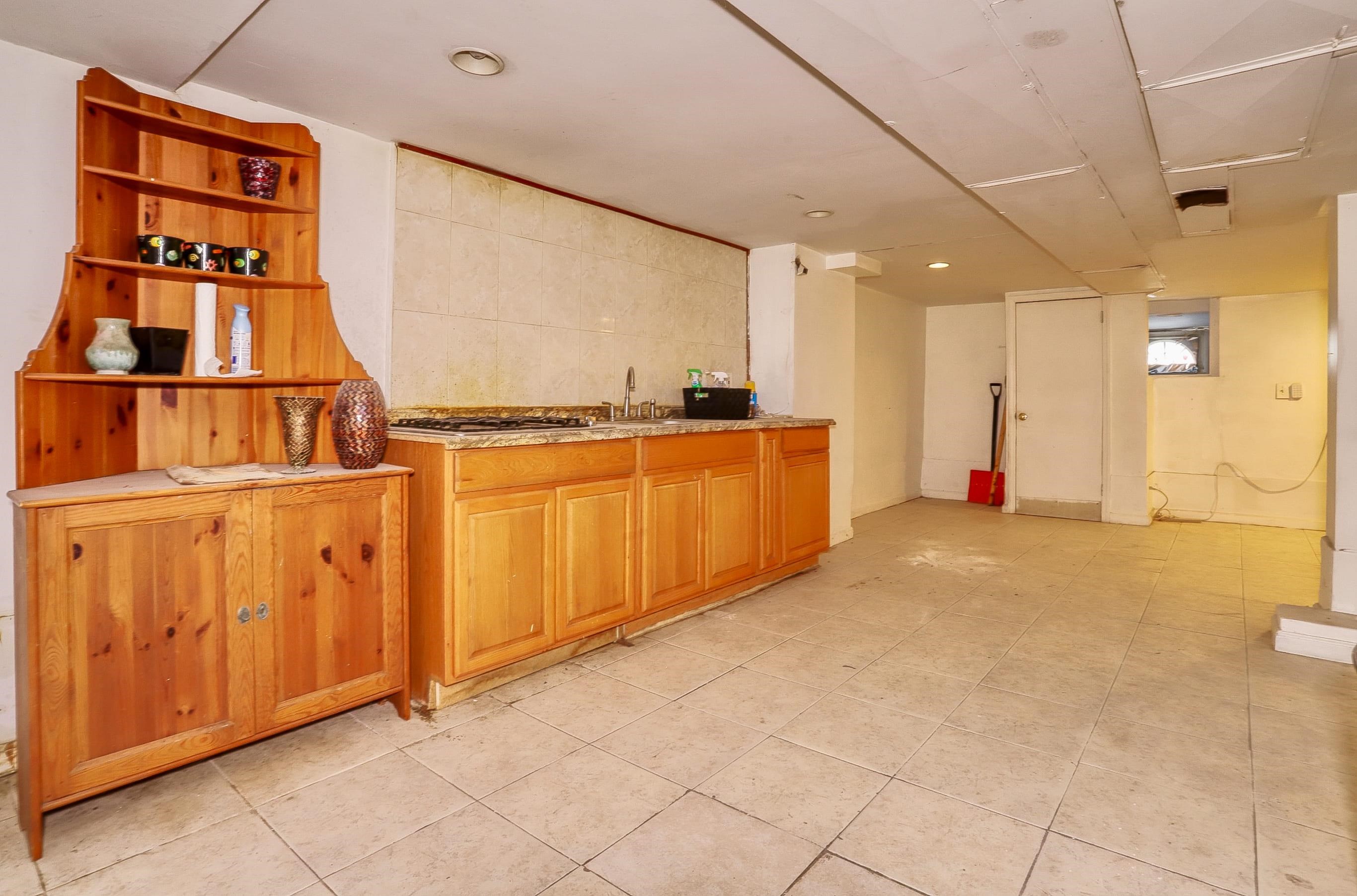 94A LINDEN AVE