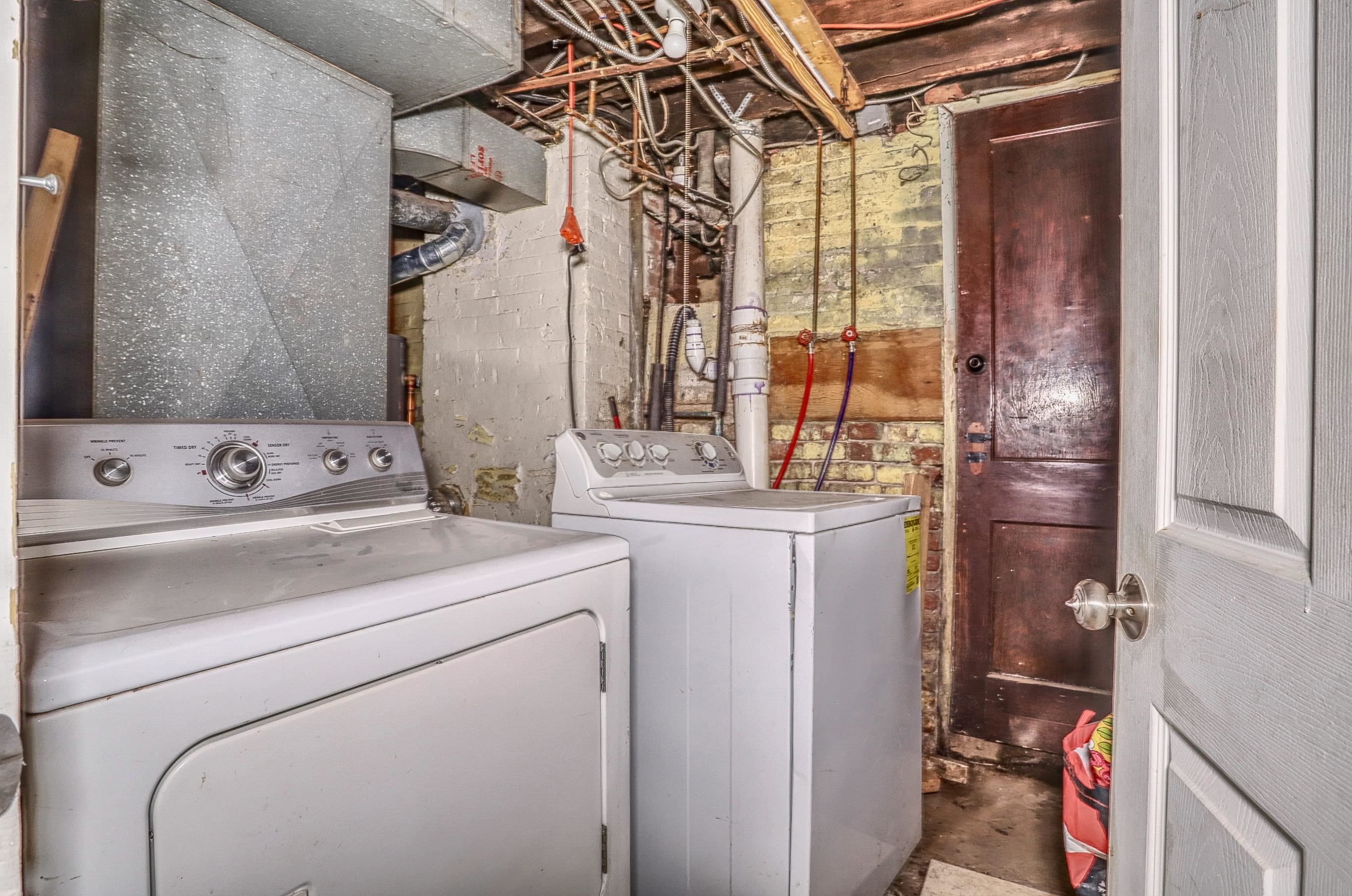 94A LINDEN AVE