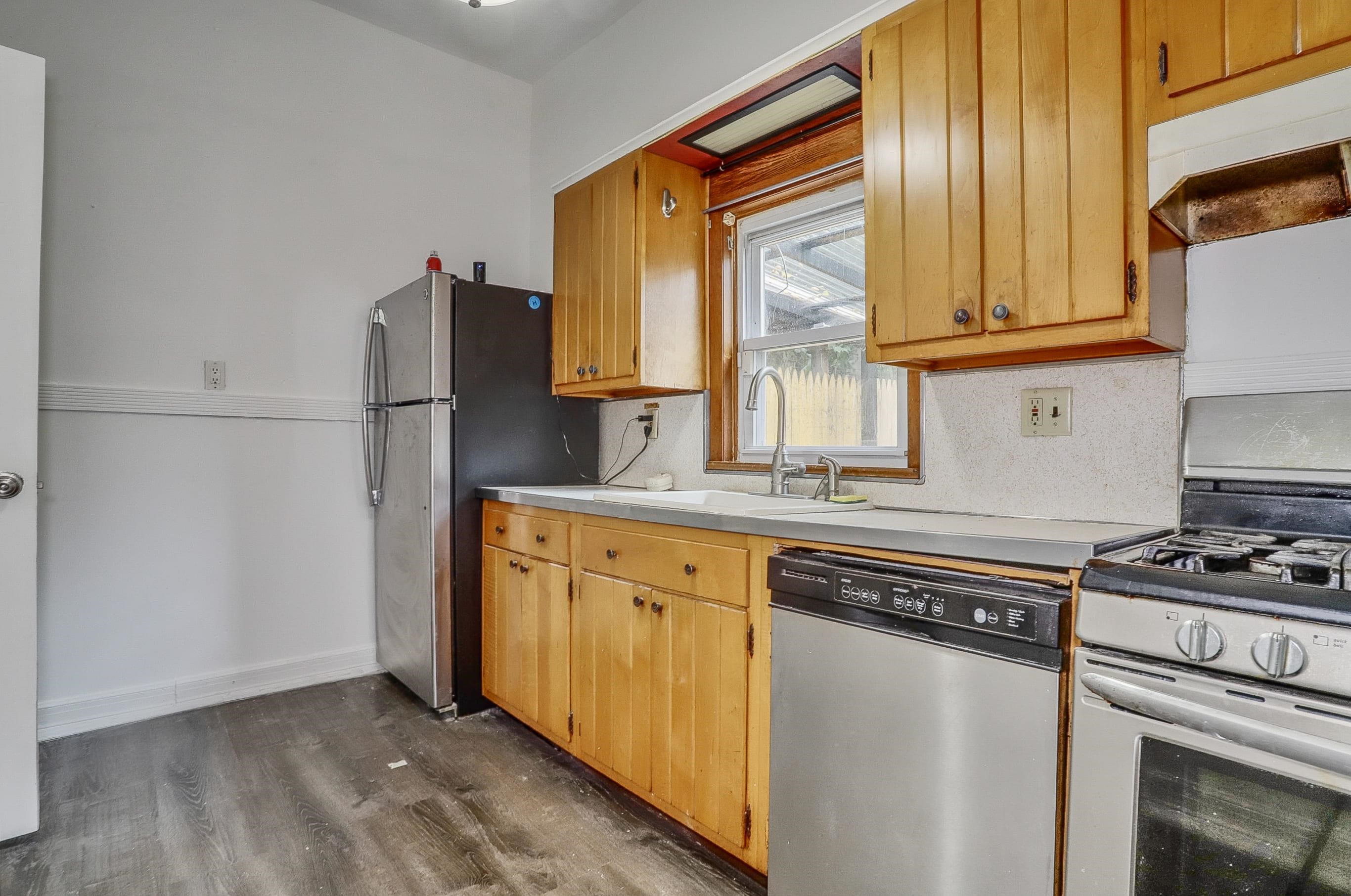 94A LINDEN AVE