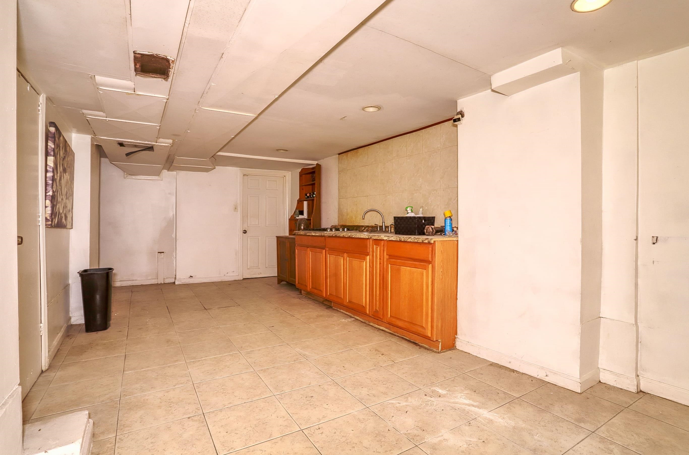 94A LINDEN AVE
