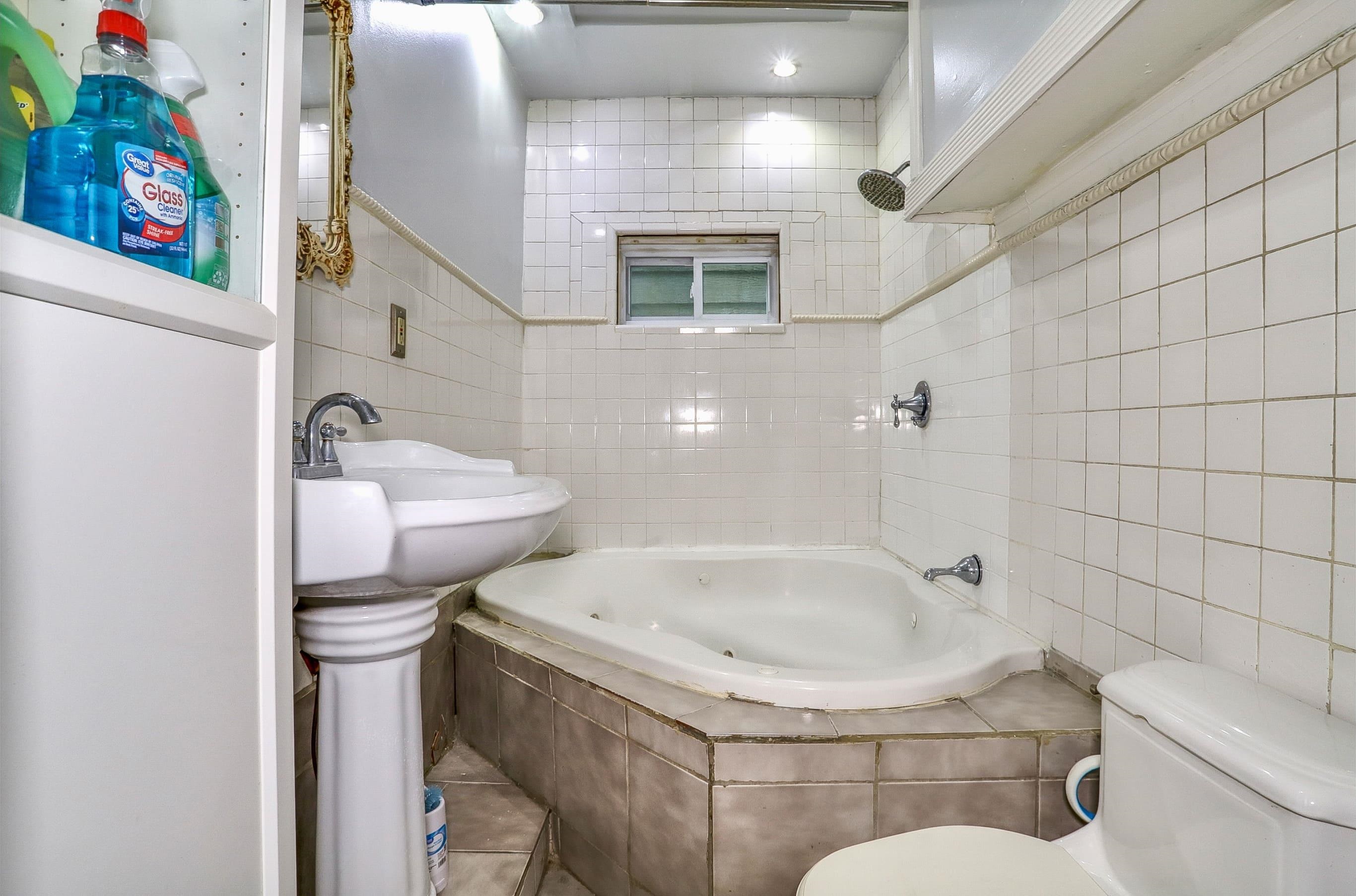 94A LINDEN AVE