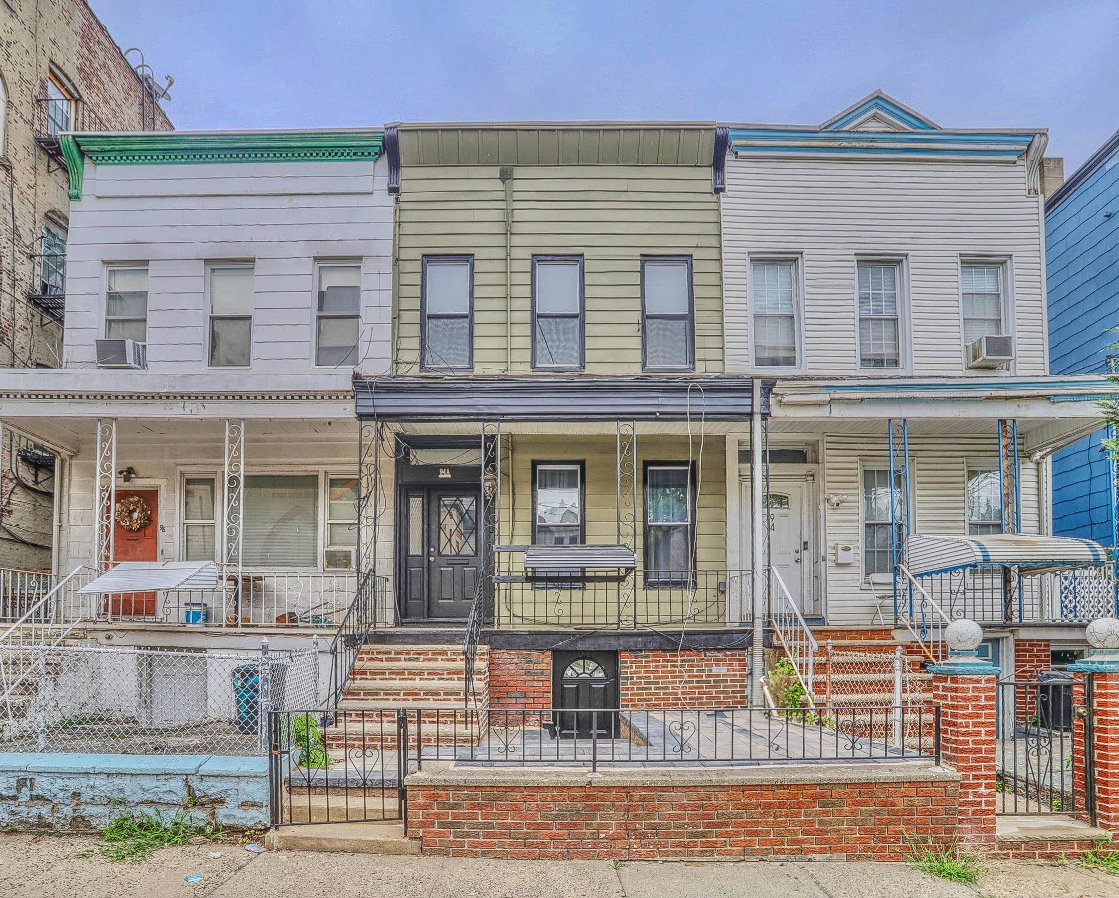 94A LINDEN AVE