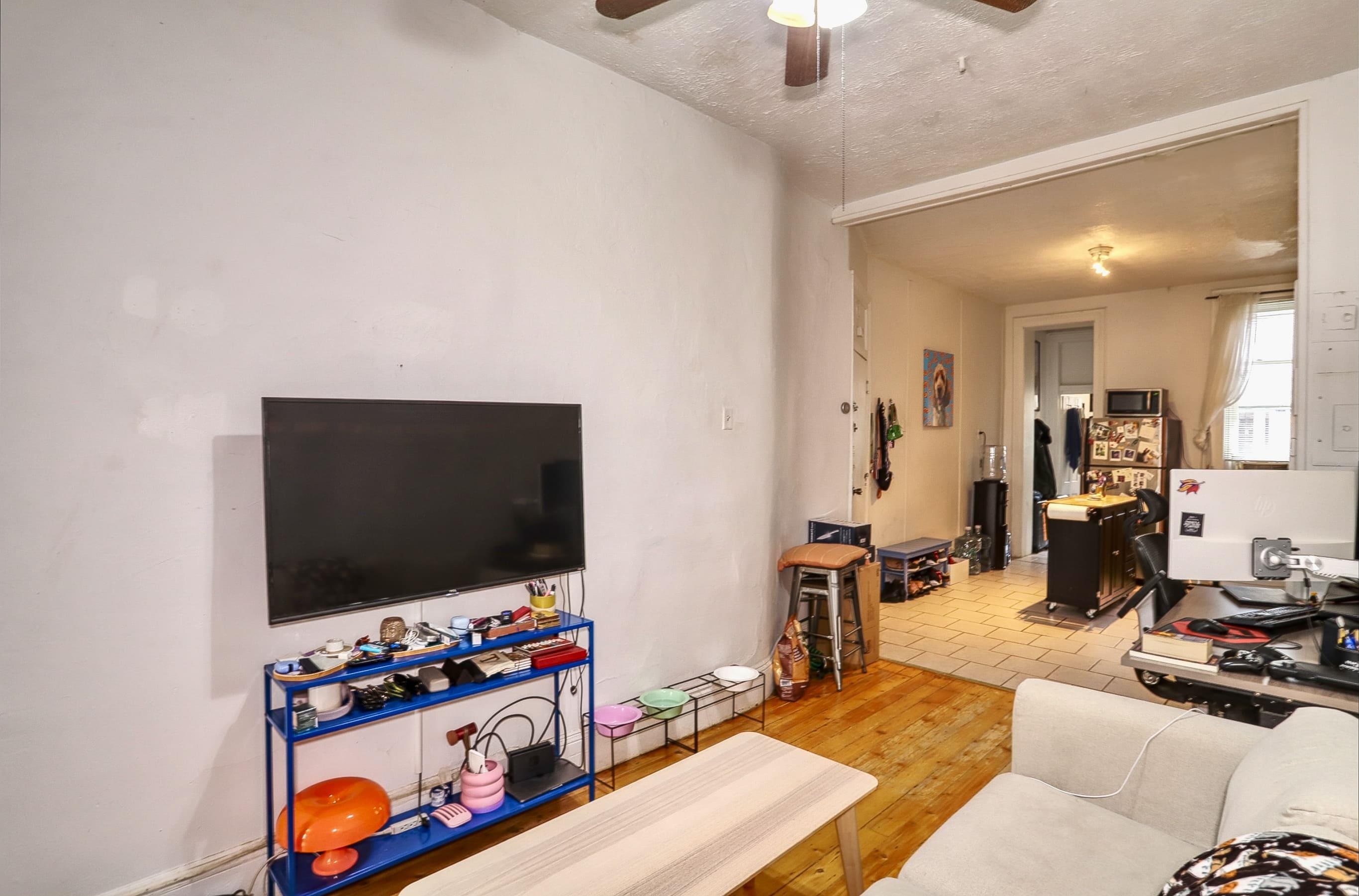 521 WILLOW AVE Unit: 1R