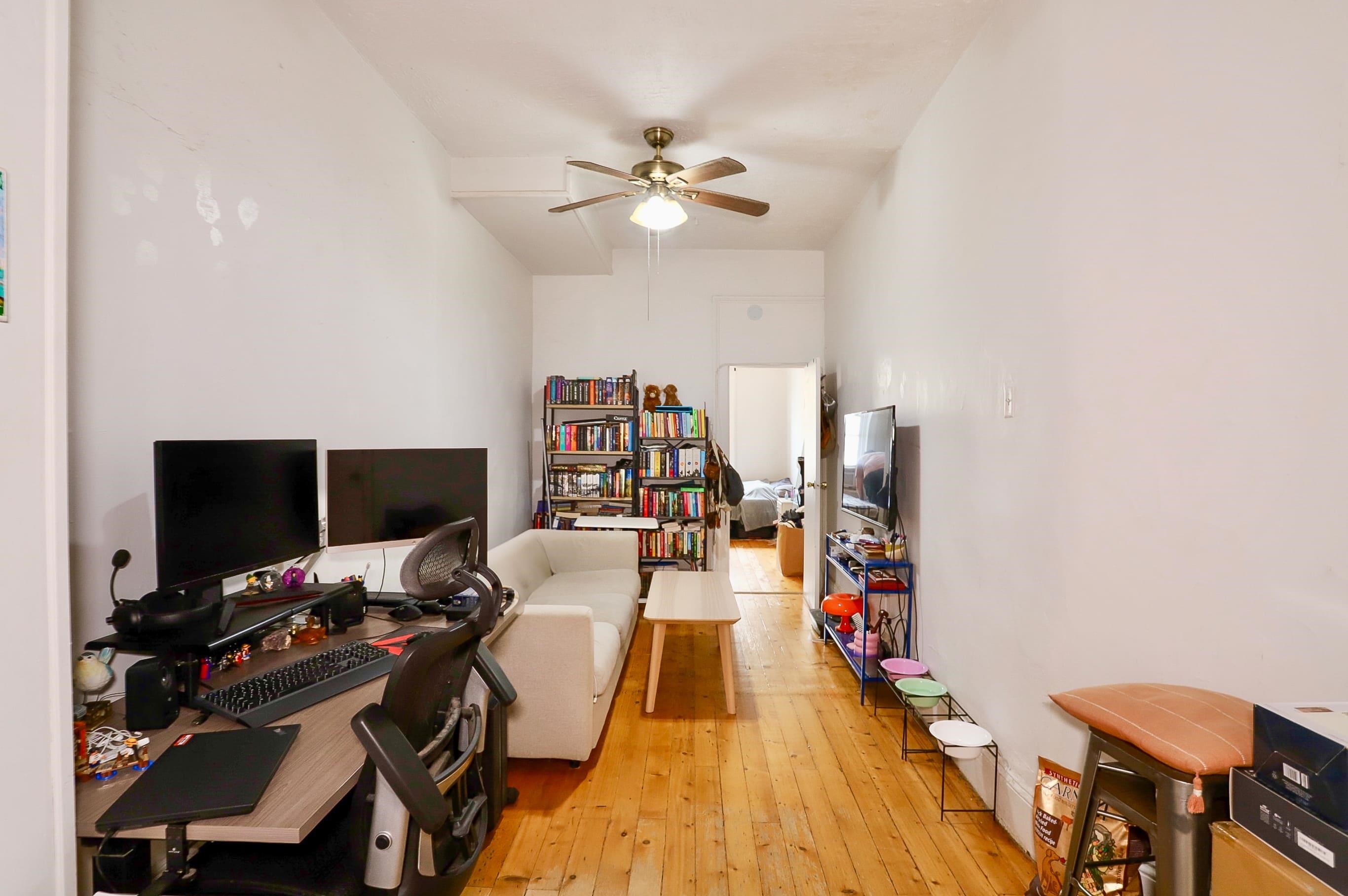 521 WILLOW AVE Unit: 1R