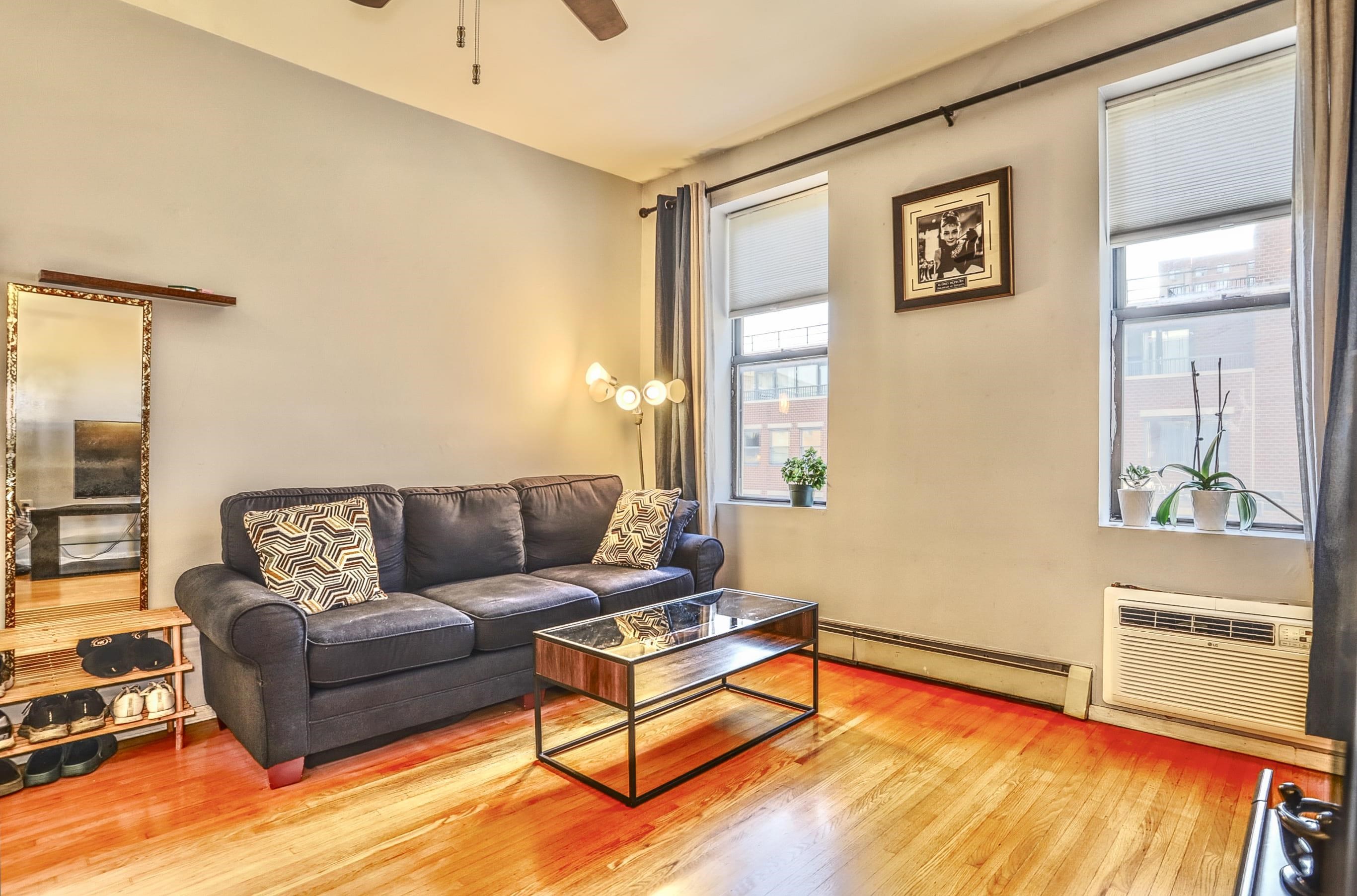 70 PARK AVE Unit: 7 (4R)