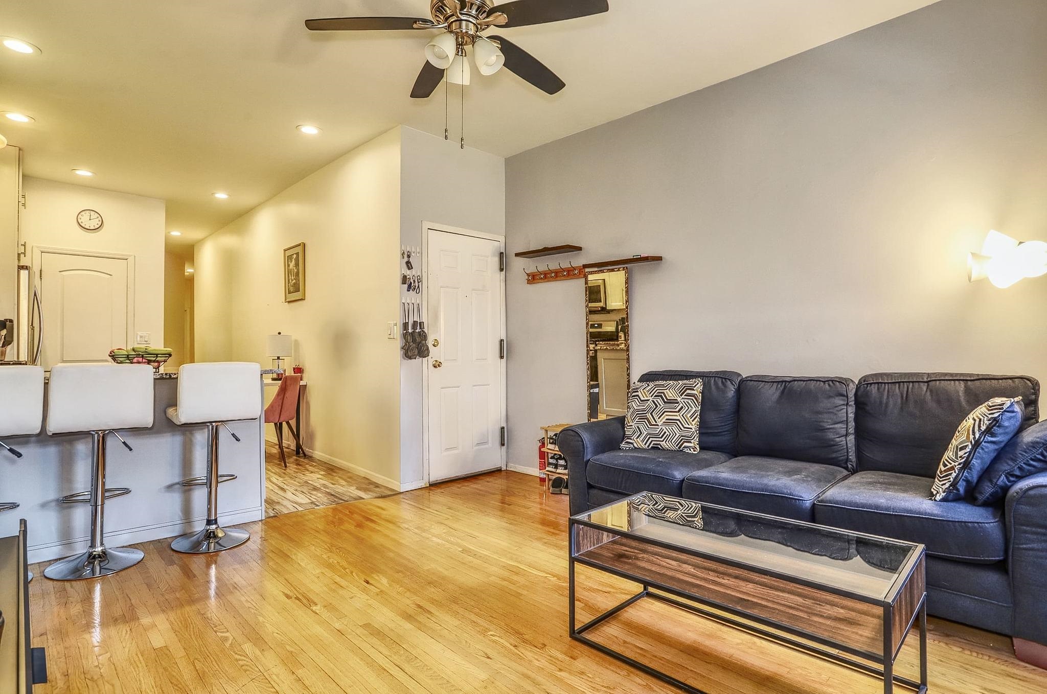 70 PARK AVE Unit: 7 (4R)