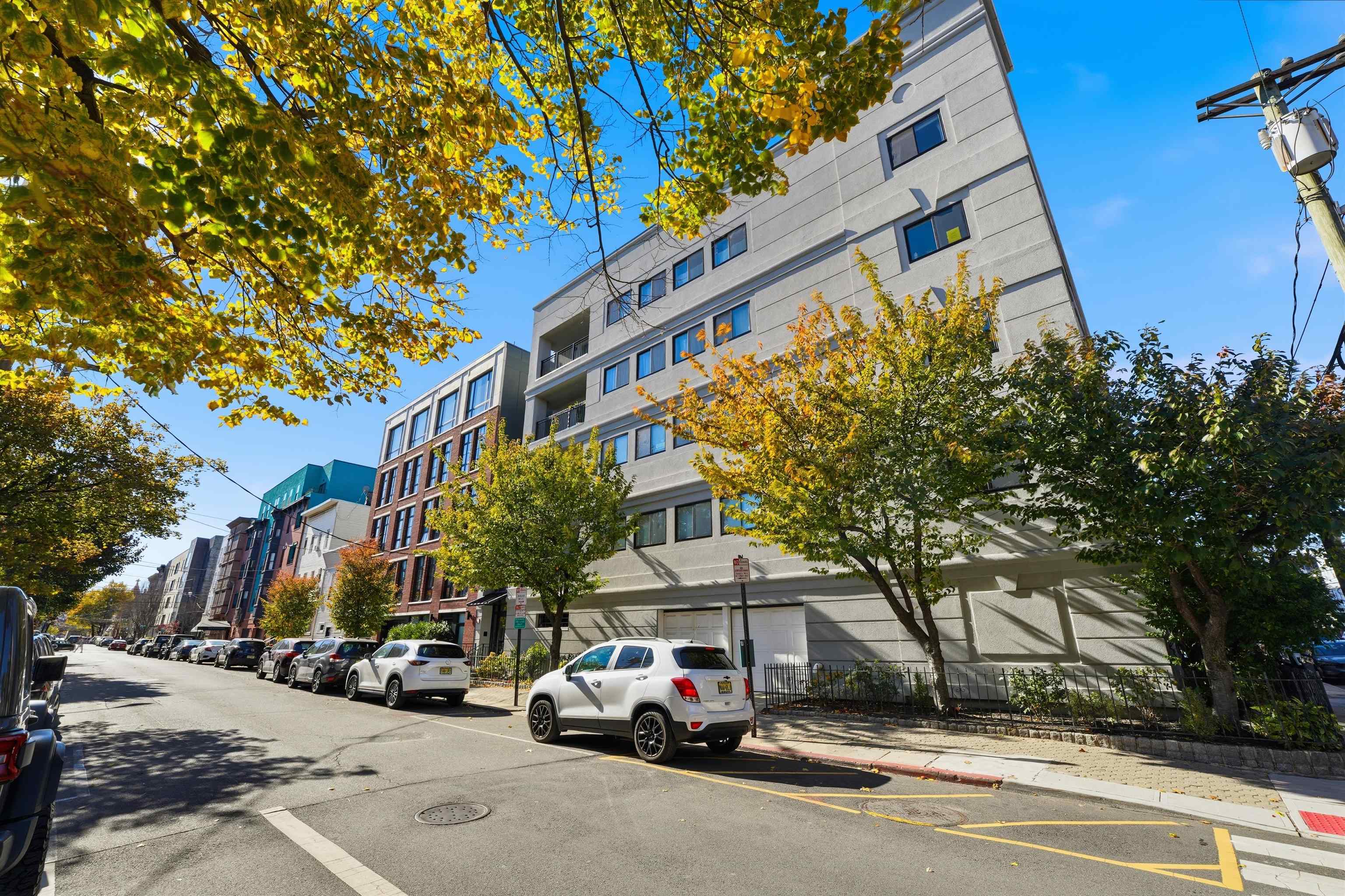 420 JEFFERSON ST Unit: 4D