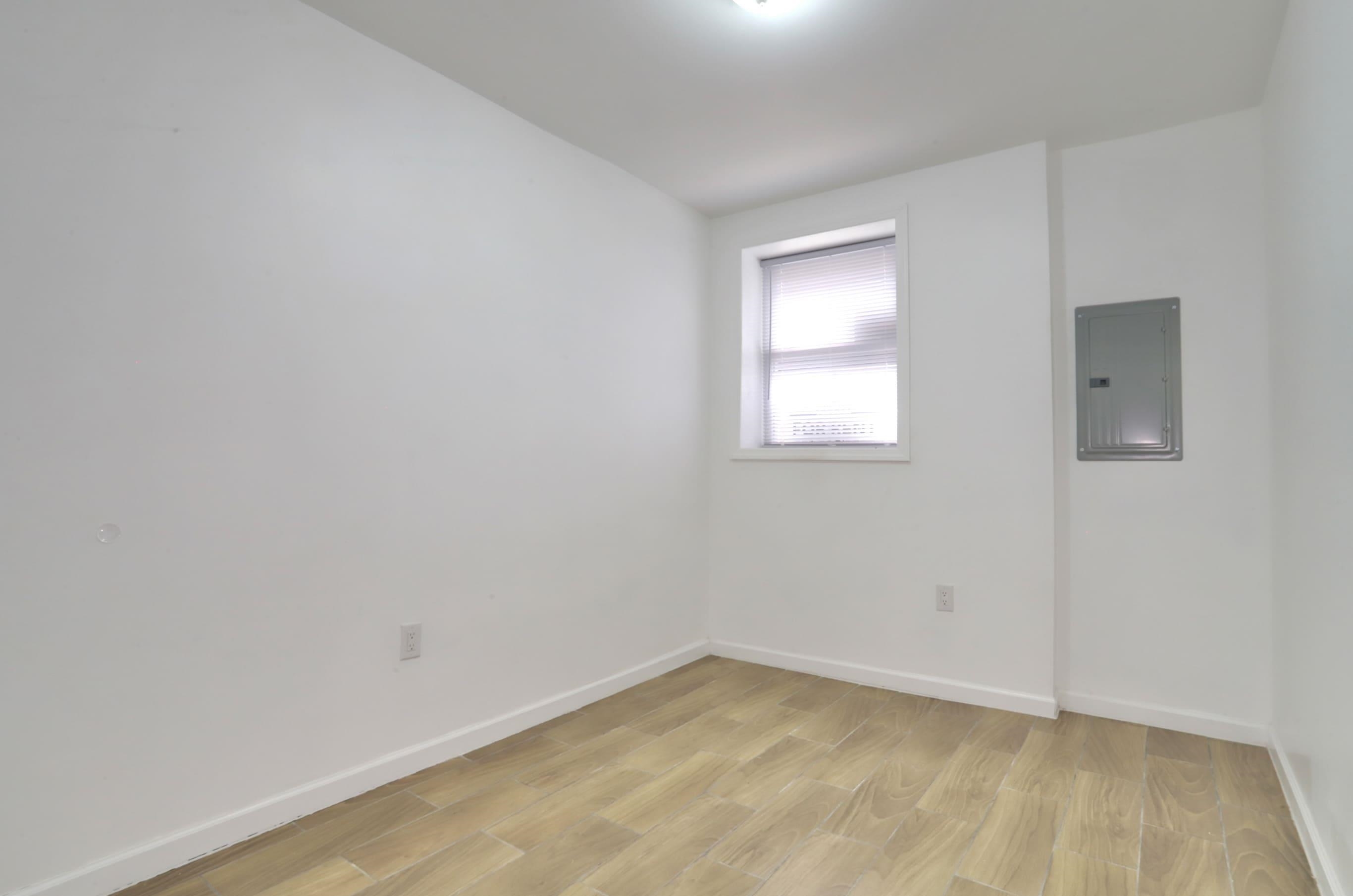 18 WALLIS AVE Unit: 3