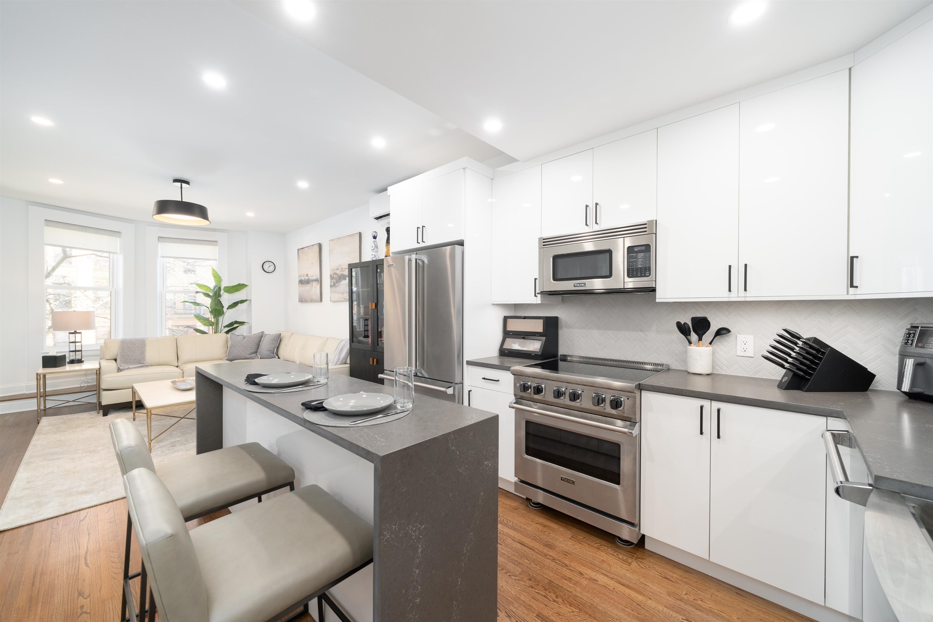 1208 WASHINGTON ST Unit: 2S