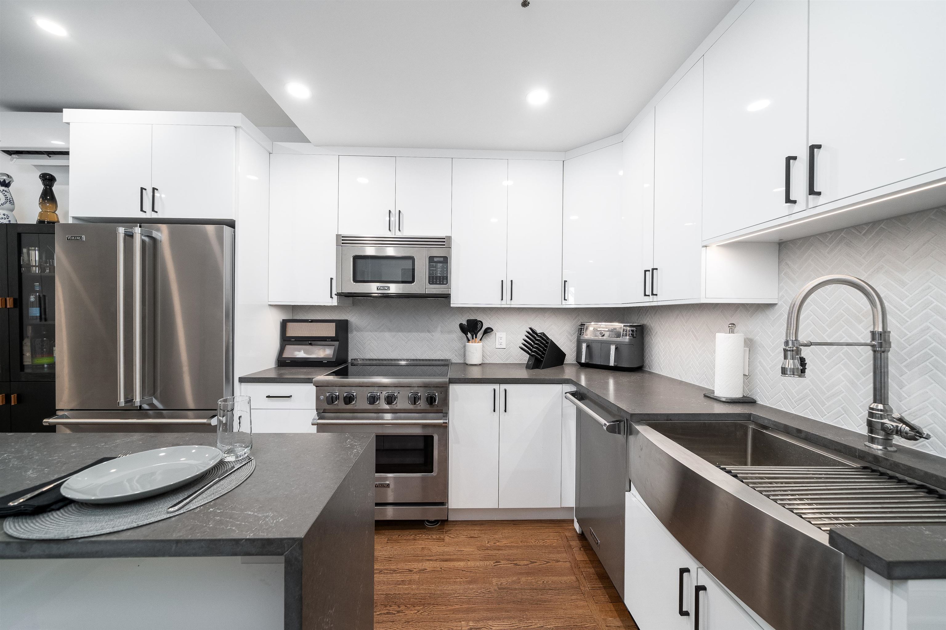 1208 WASHINGTON ST Unit: 2S