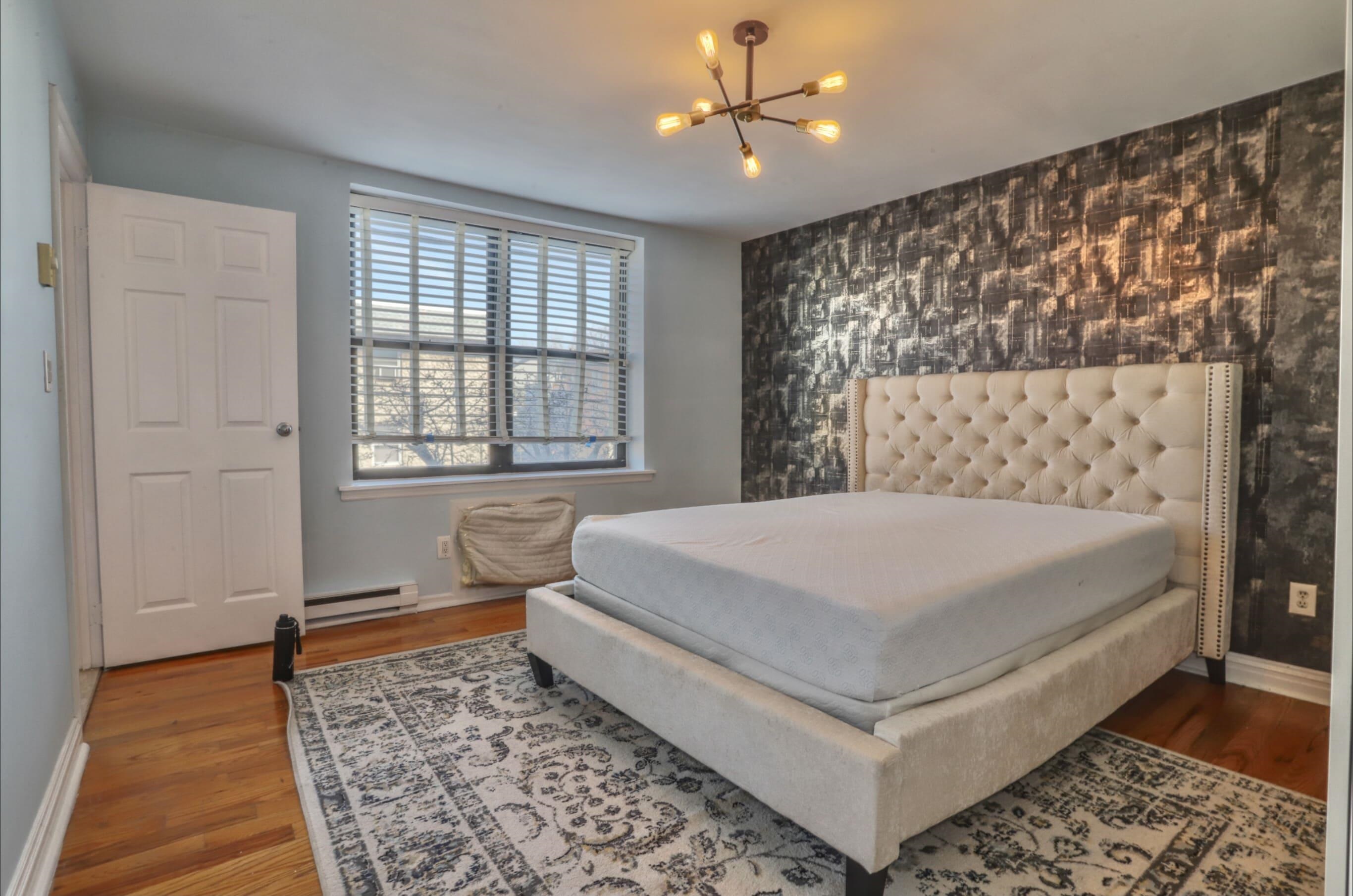 129 FRANKLIN ST Unit: B6 (206)