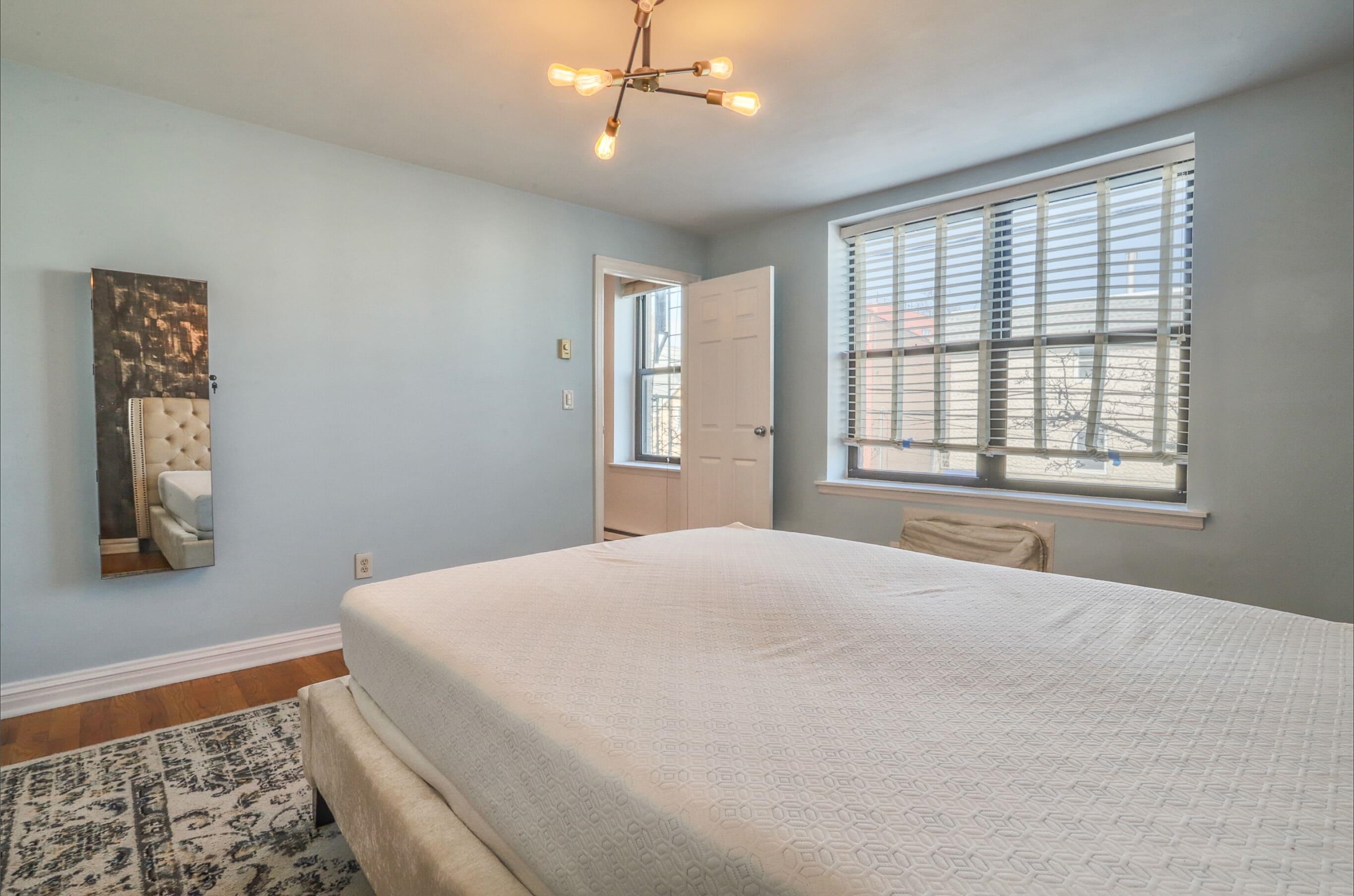 129 FRANKLIN ST Unit: B6 (206)