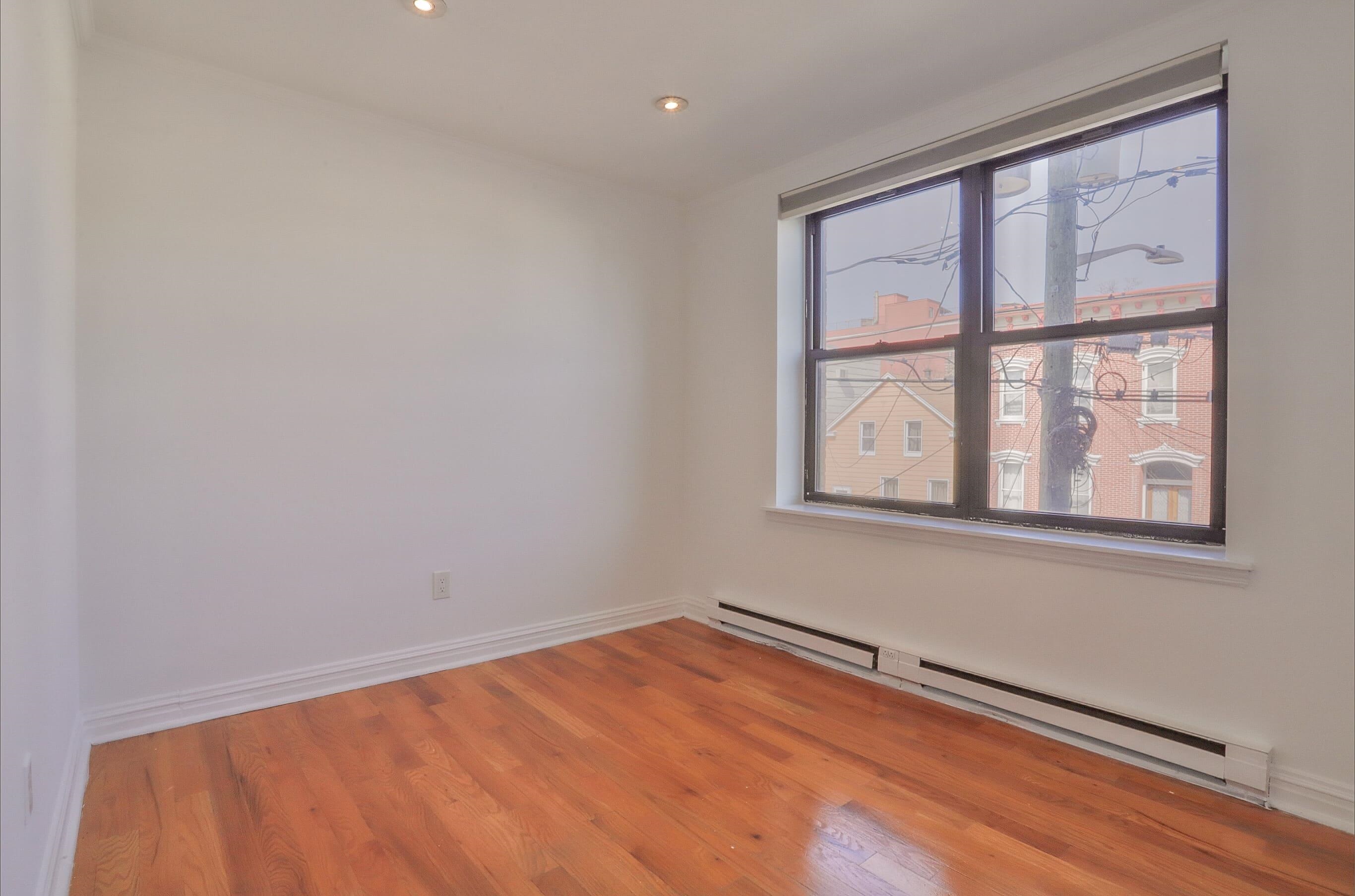 129 FRANKLIN ST Unit: B6 (206)