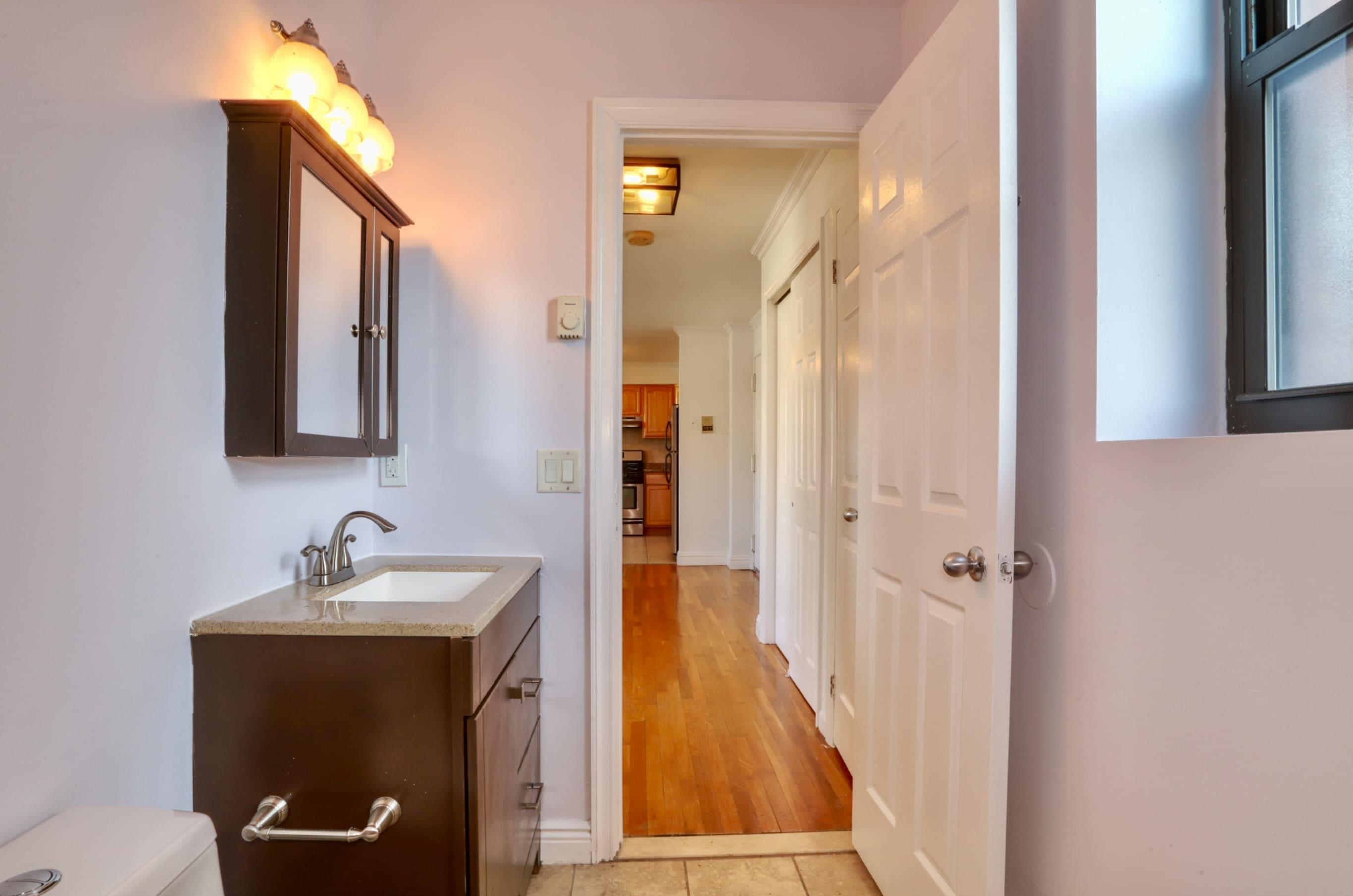 129 FRANKLIN ST Unit: B6 (206)