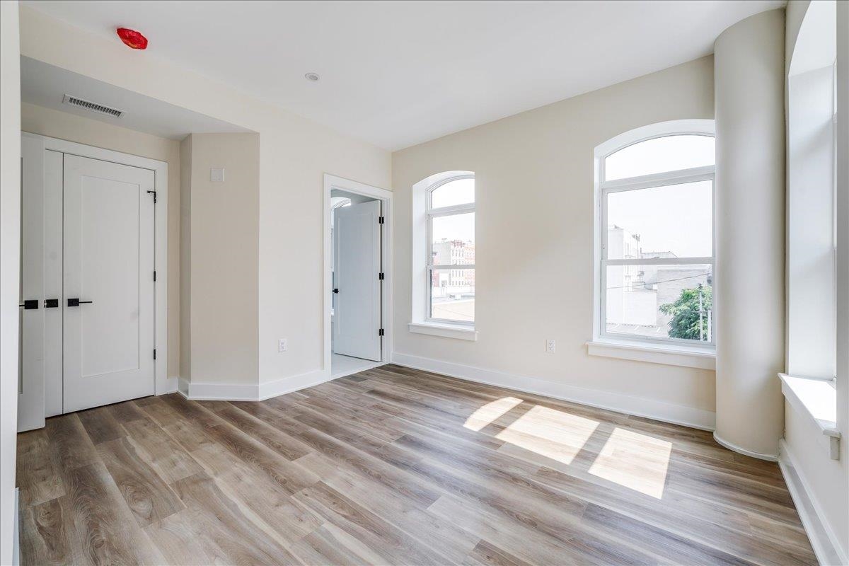 237 WASHINGTON ST Unit: 204