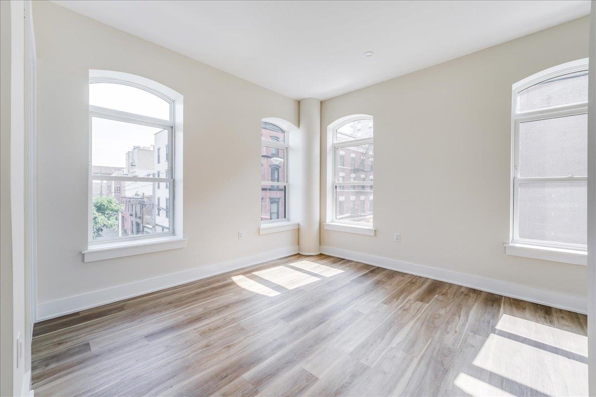 237 WASHINGTON ST Unit: 204