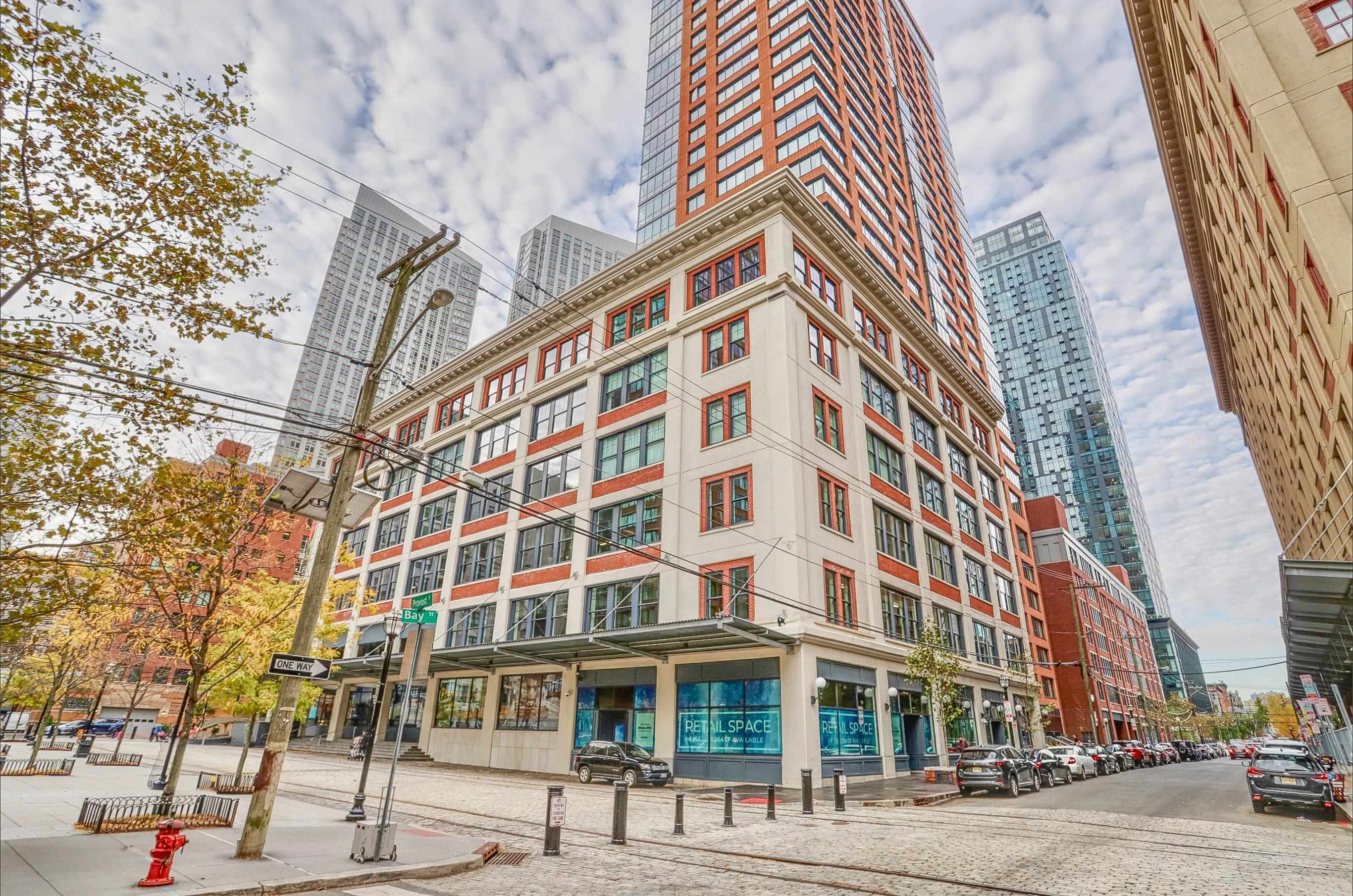 151 BAY ST Unit: 1006