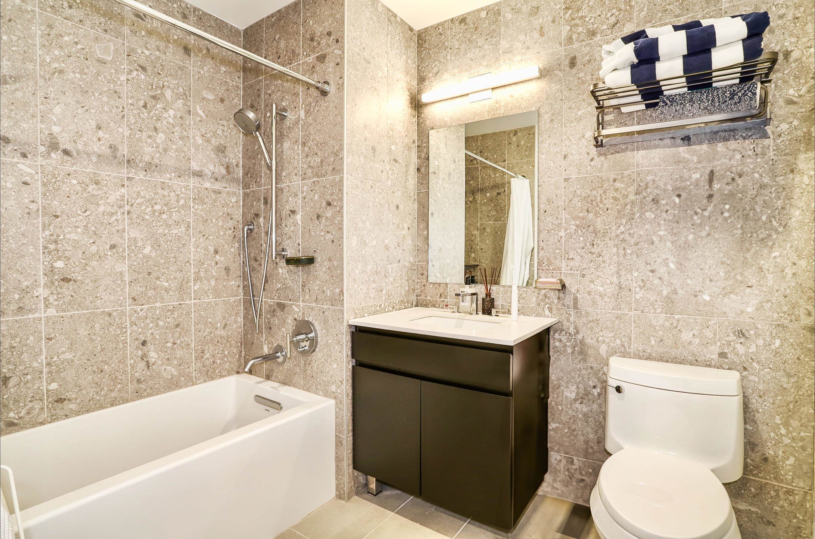 151 BAY ST Unit: 1006