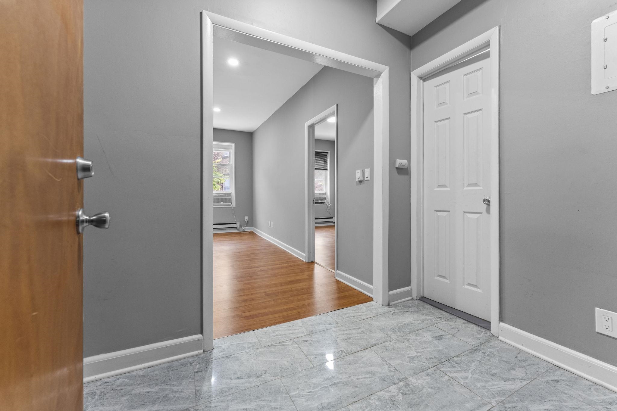 248 CLENDENNY AVE Unit: 4