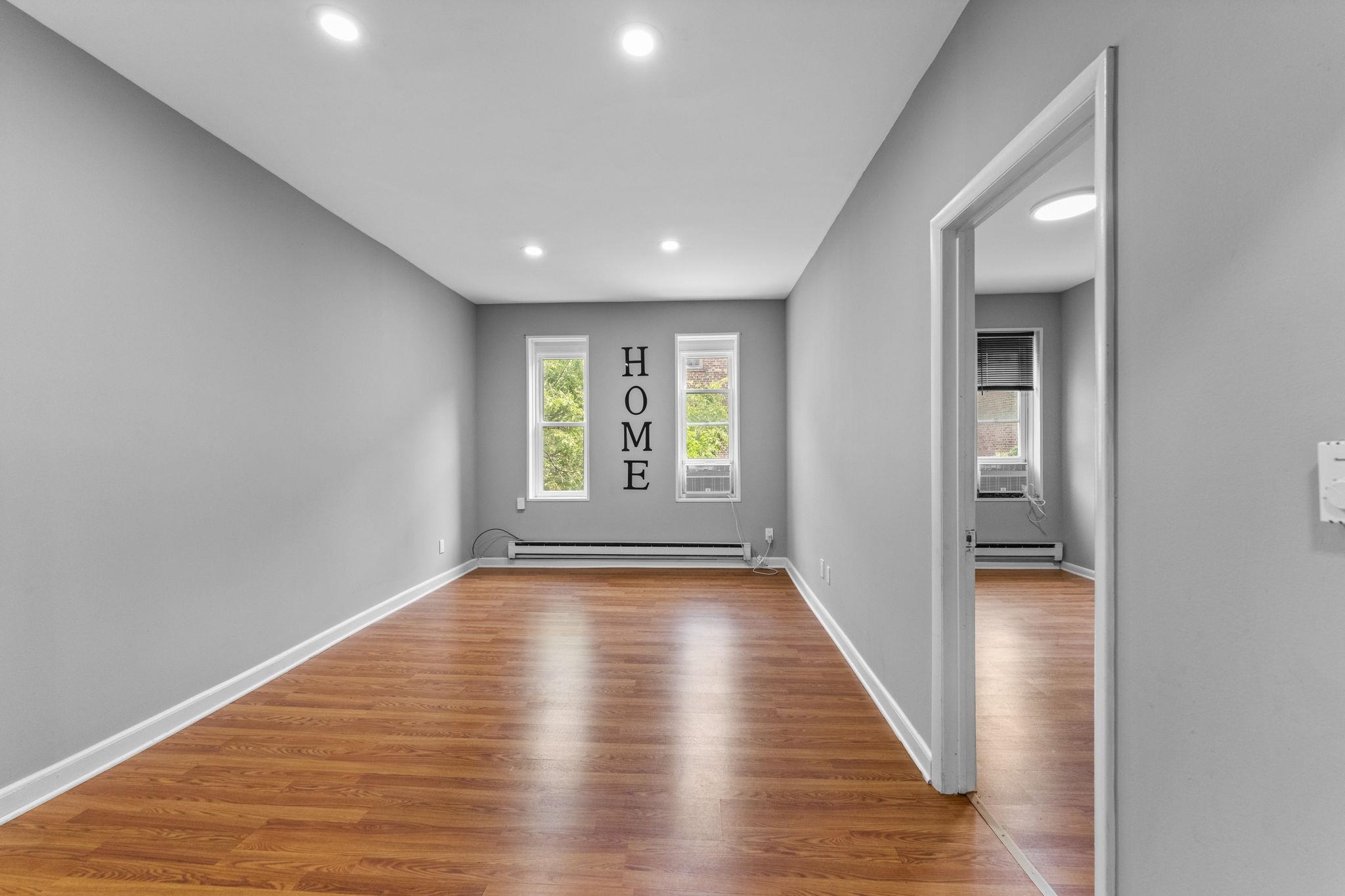 248 CLENDENNY AVE Unit: 4