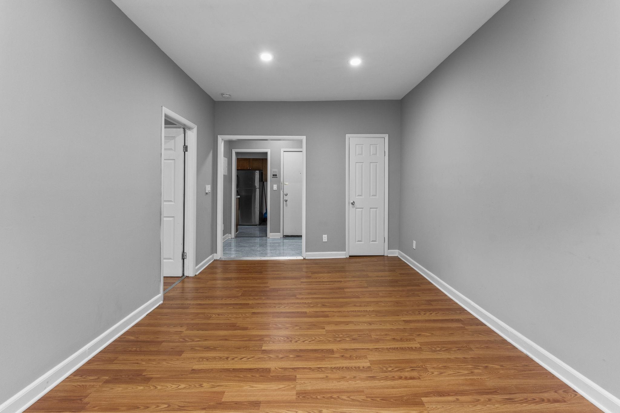 248 CLENDENNY AVE Unit: 4