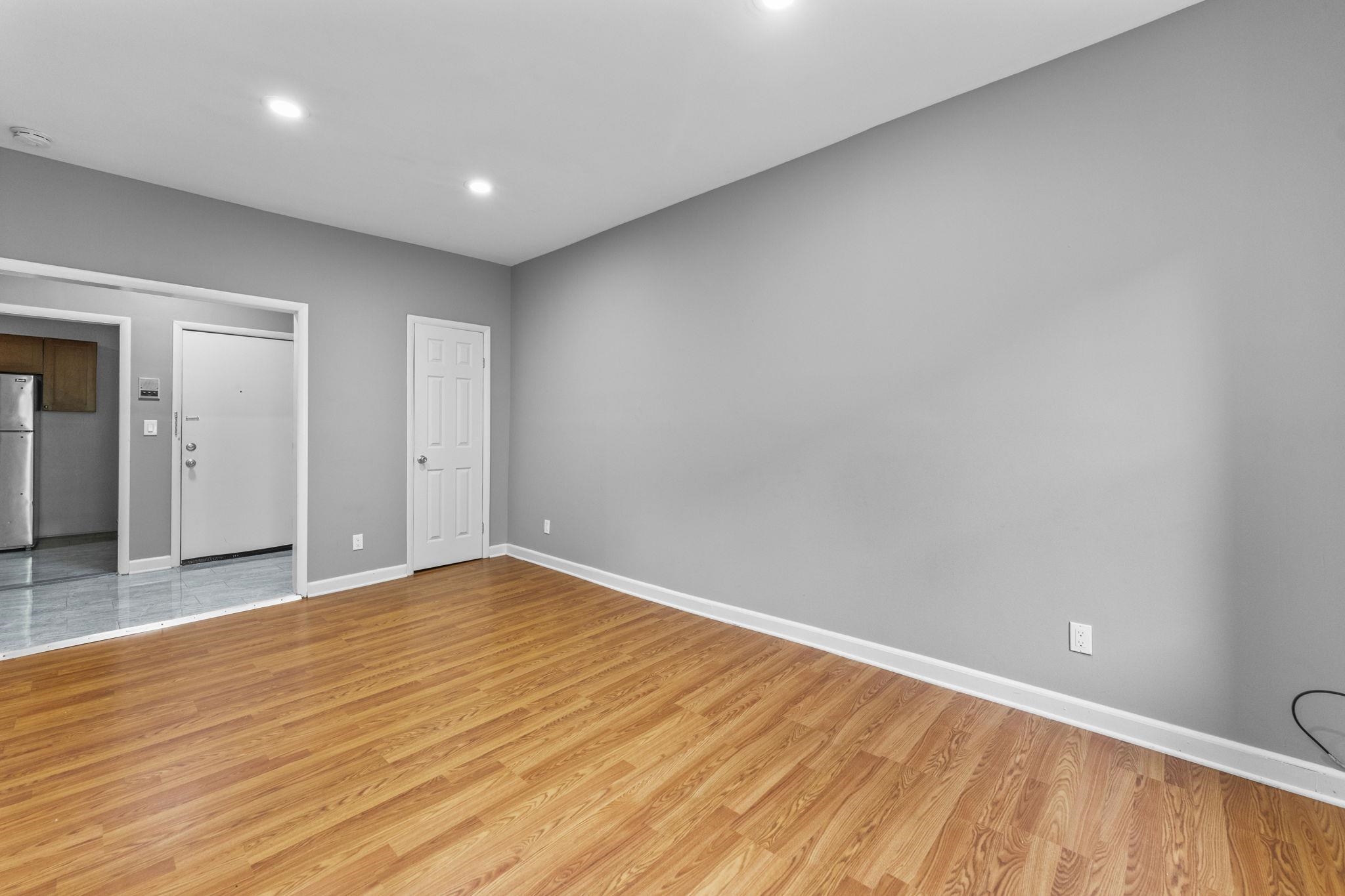 248 CLENDENNY AVE Unit: 4