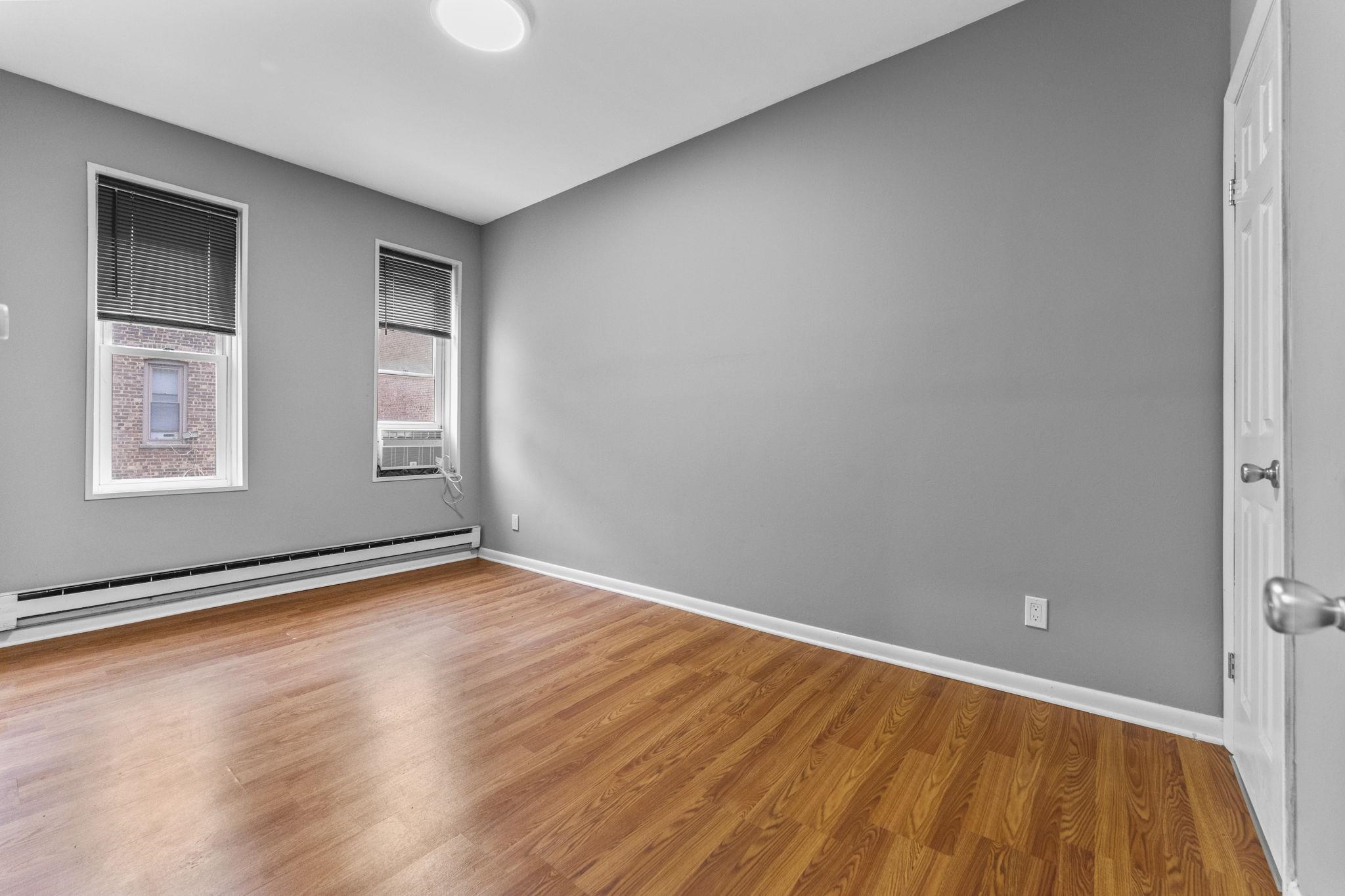 248 CLENDENNY AVE Unit: 4