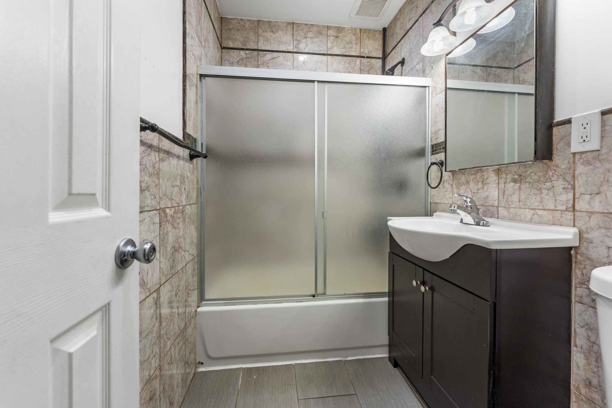 248 CLENDENNY AVE Unit: 4