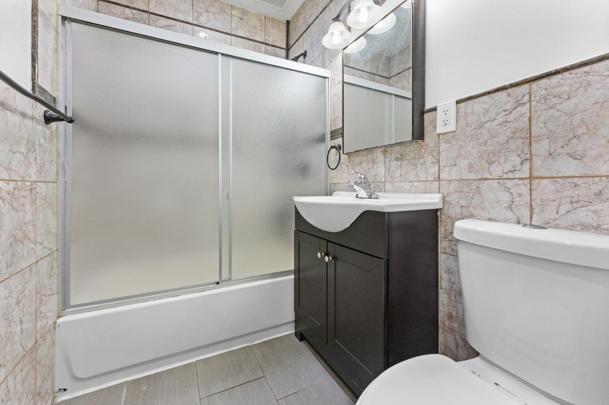 248 CLENDENNY AVE Unit: 4