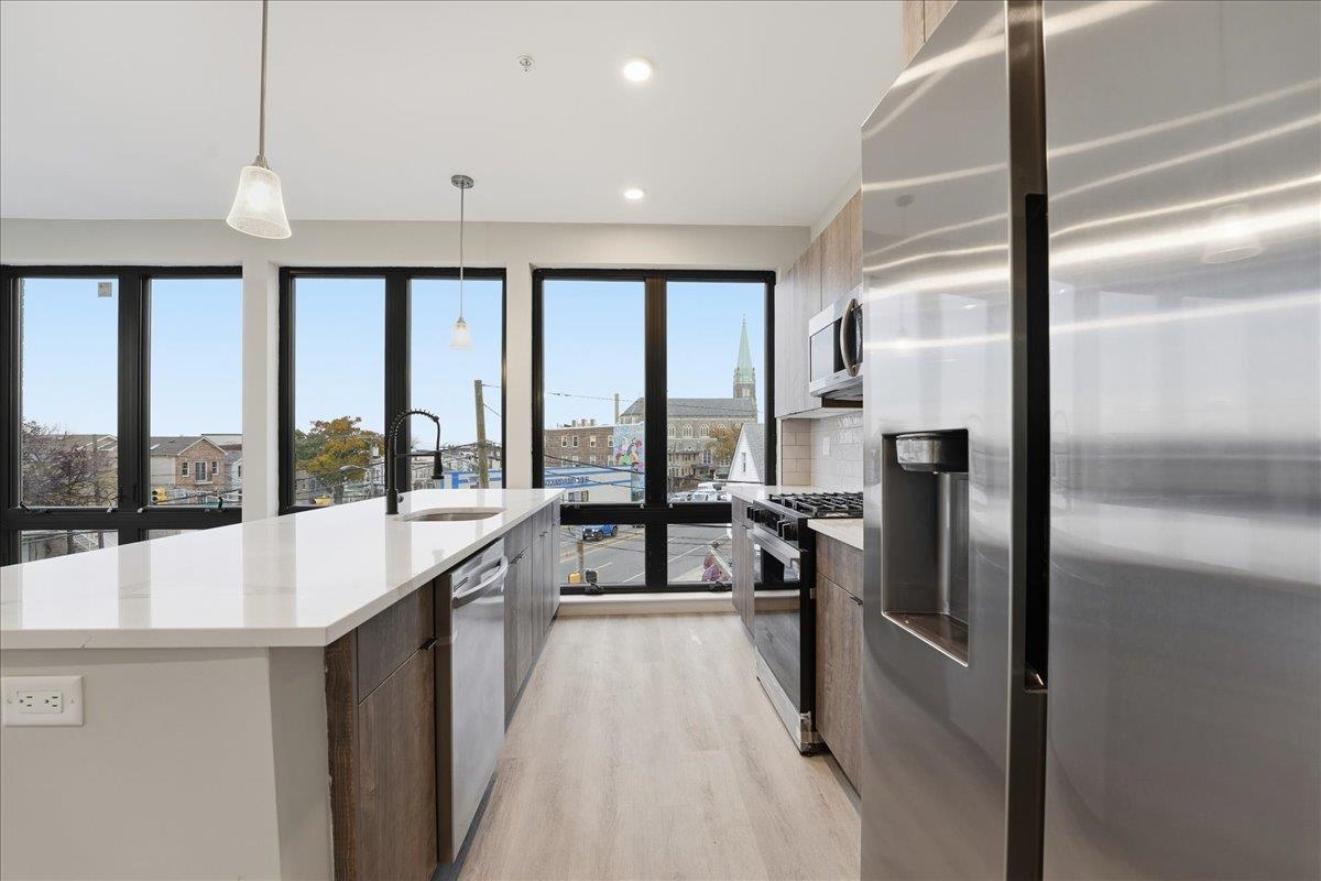 3516 KENNEDY BLVD Unit: 303