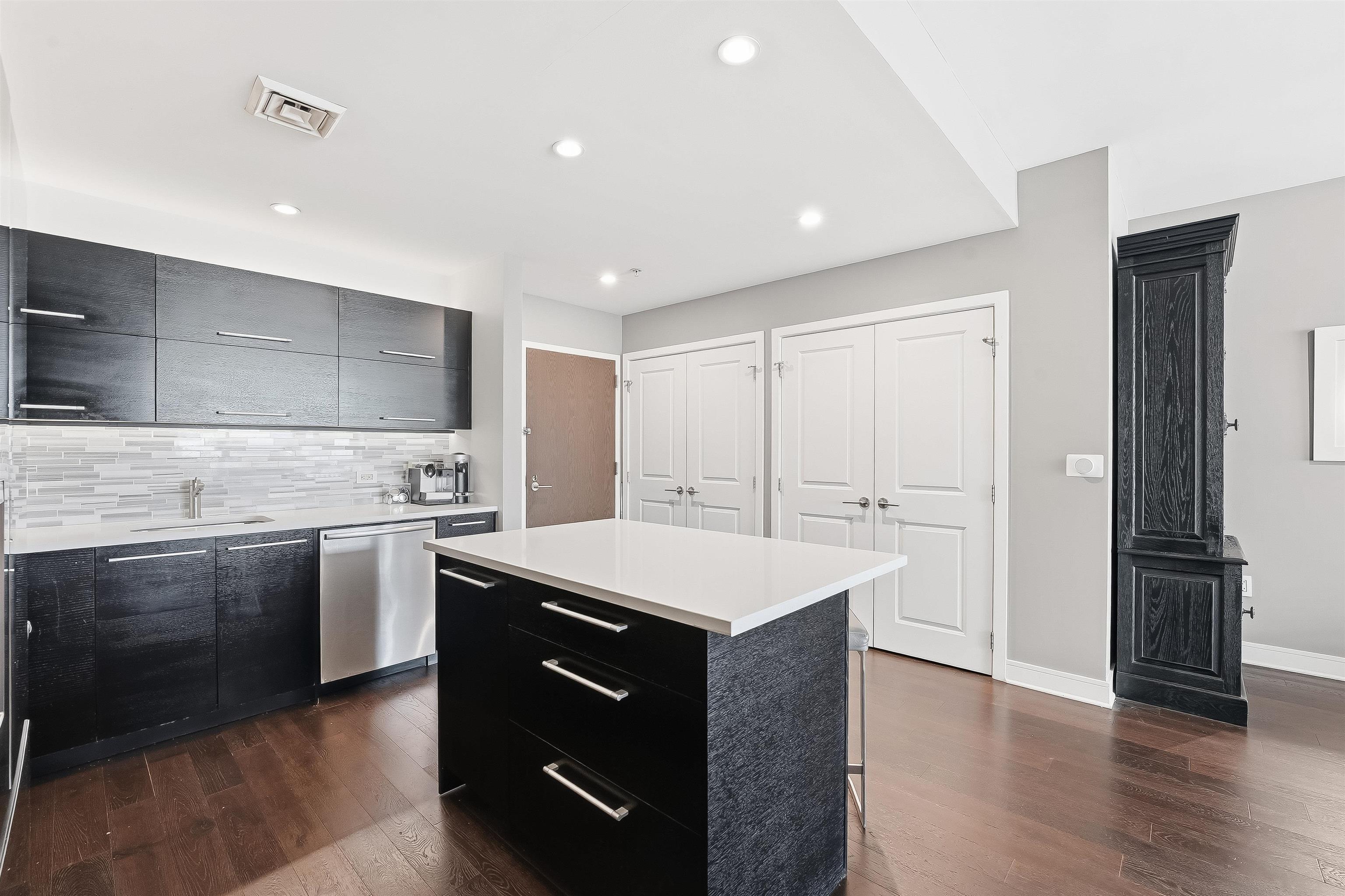 1450 WASHINGTON ST Unit: 805