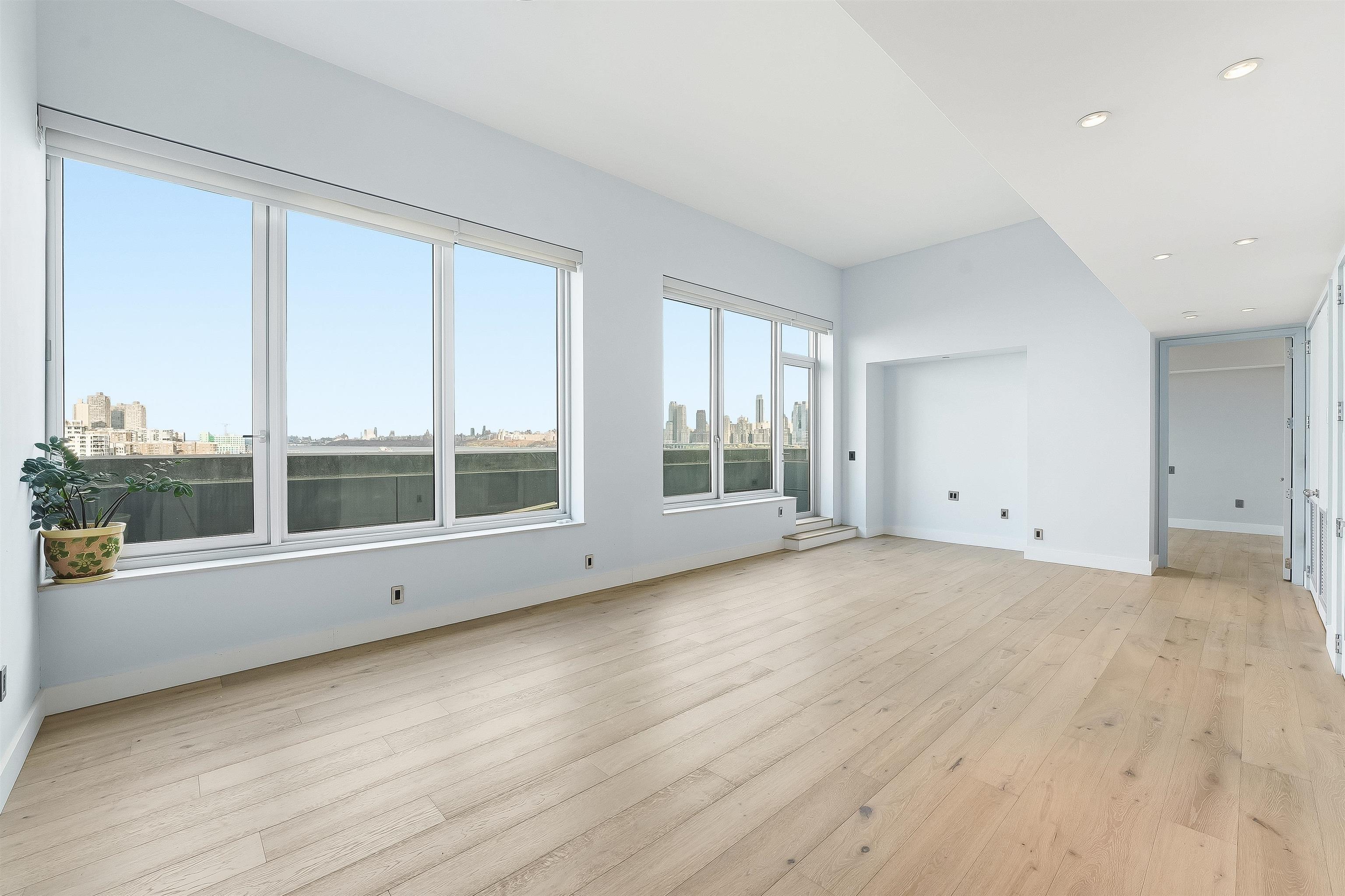 1000 AVENUE AT PORT IMPERIAL Unit: 703