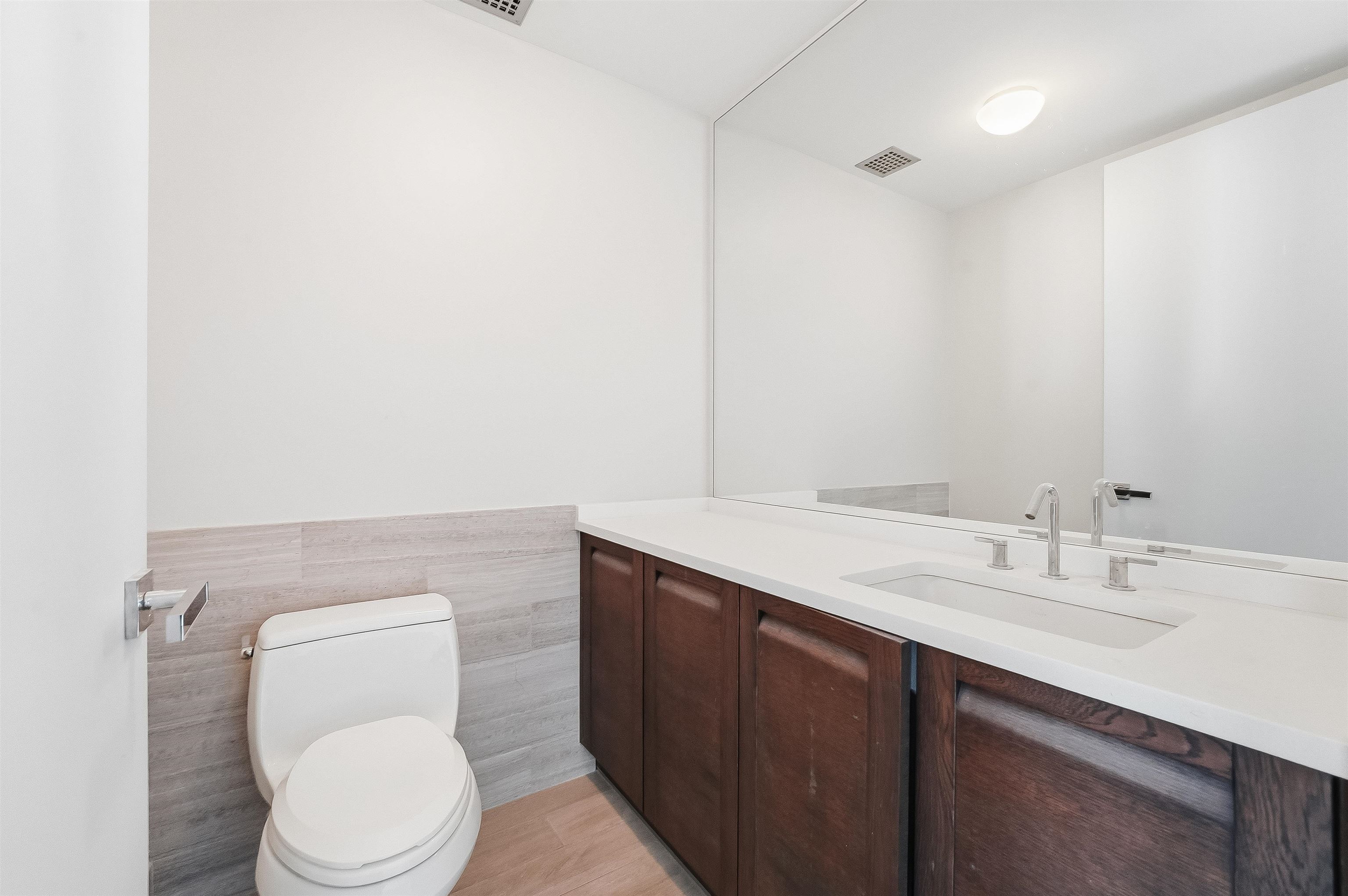 1000 AVENUE AT PORT IMPERIAL Unit: 703