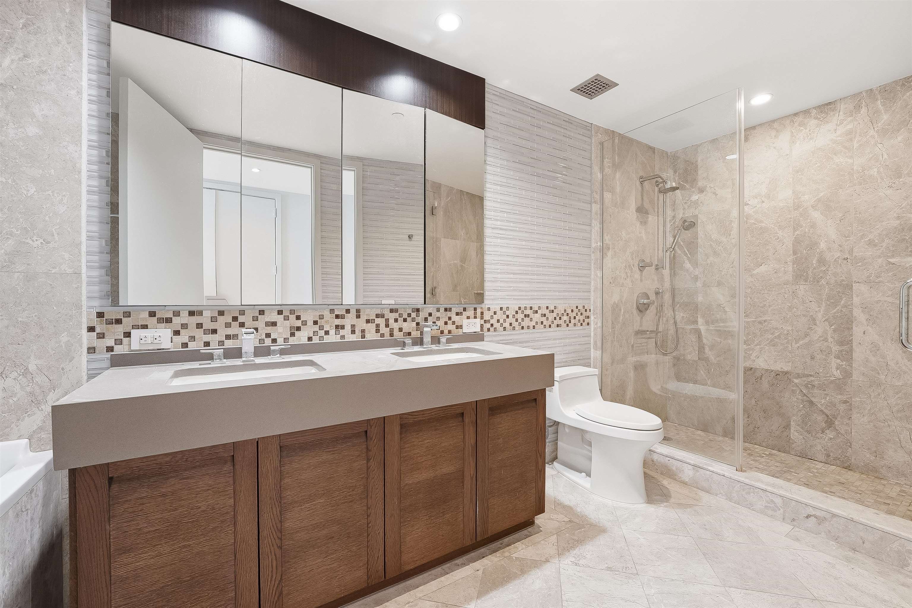 1000 AVENUE AT PORT IMPERIAL Unit: 703