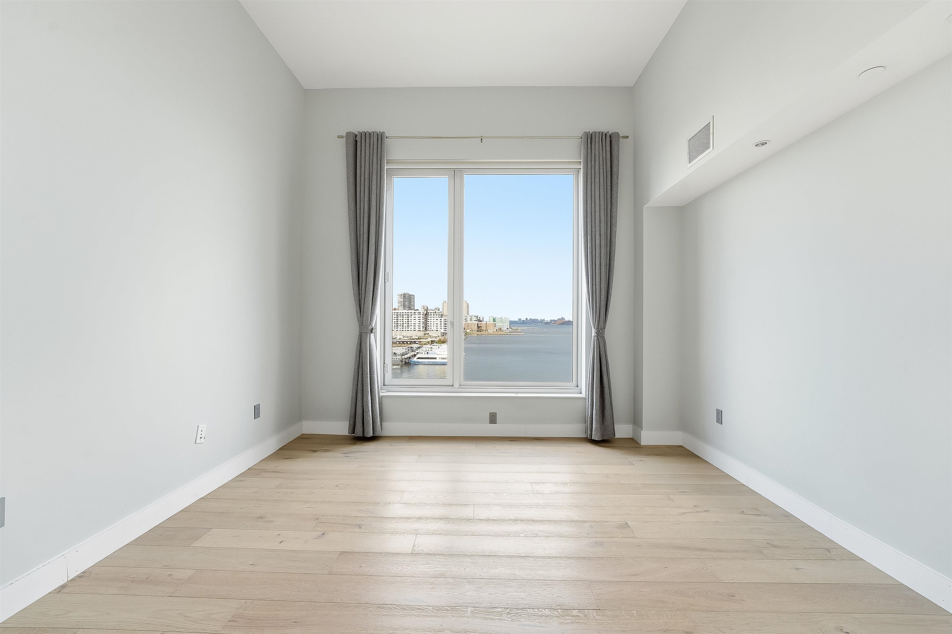 1000 AVENUE AT PORT IMPERIAL Unit: 703