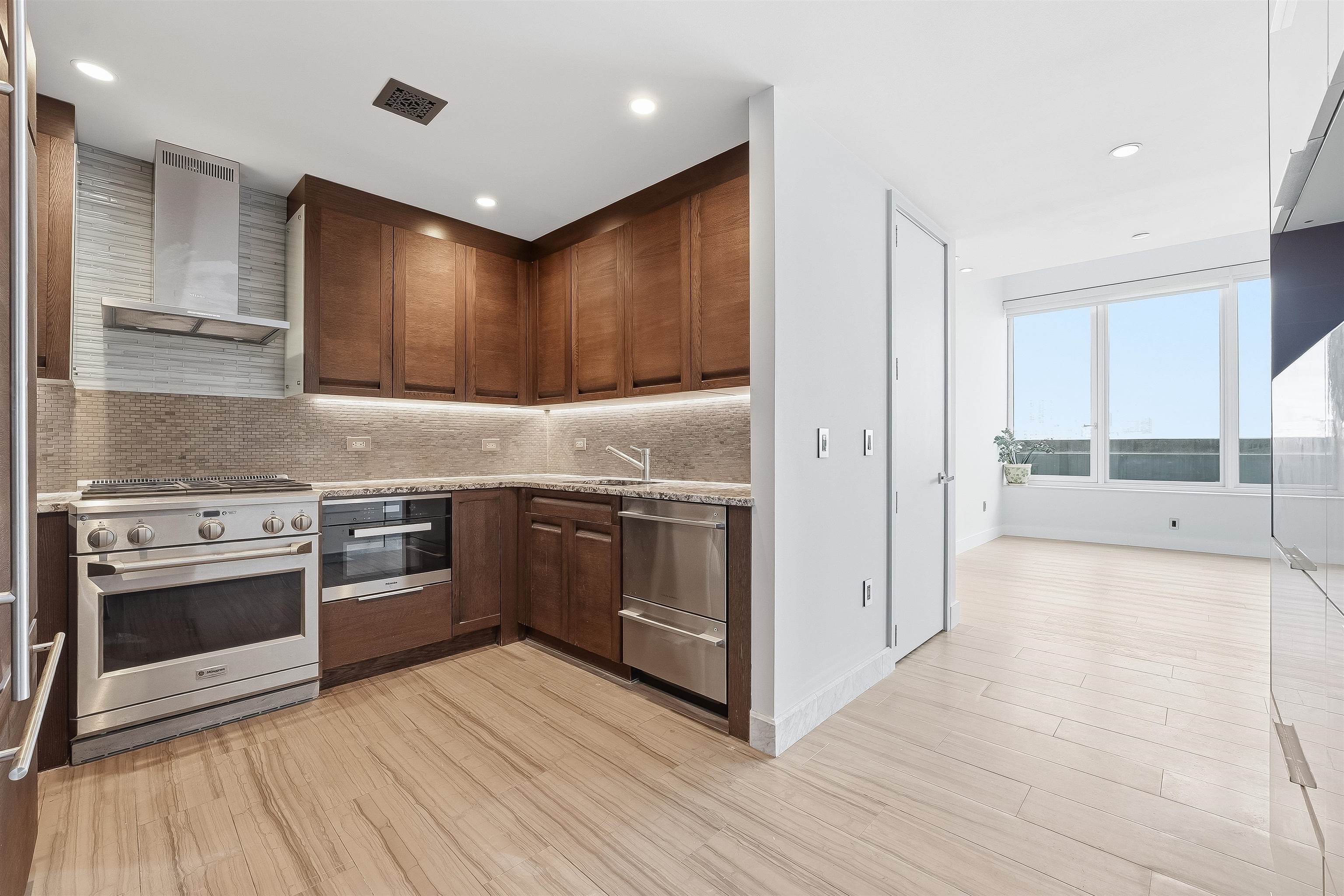 1000 AVENUE AT PORT IMPERIAL Unit: 703