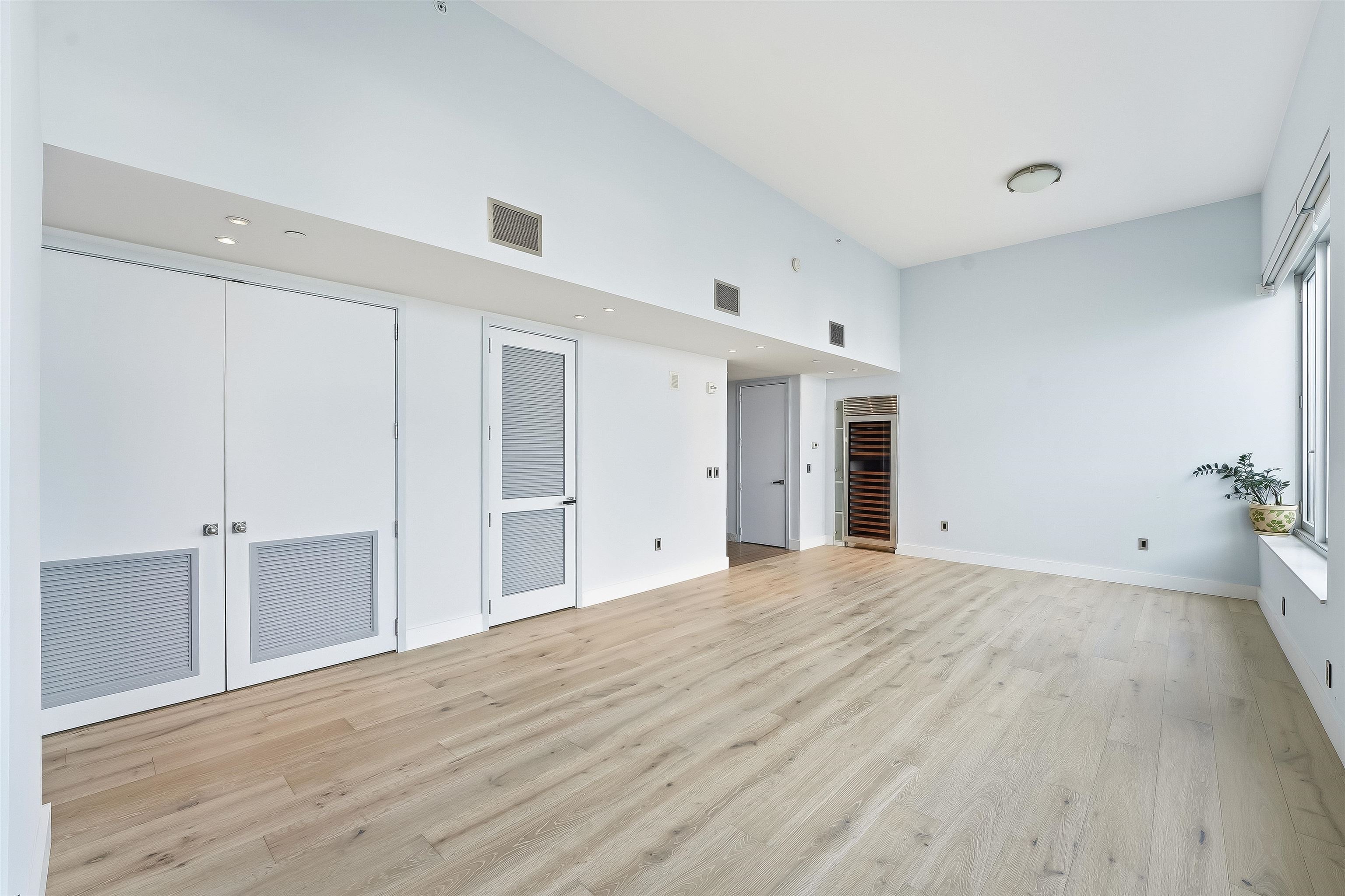 1000 AVENUE AT PORT IMPERIAL Unit: 703