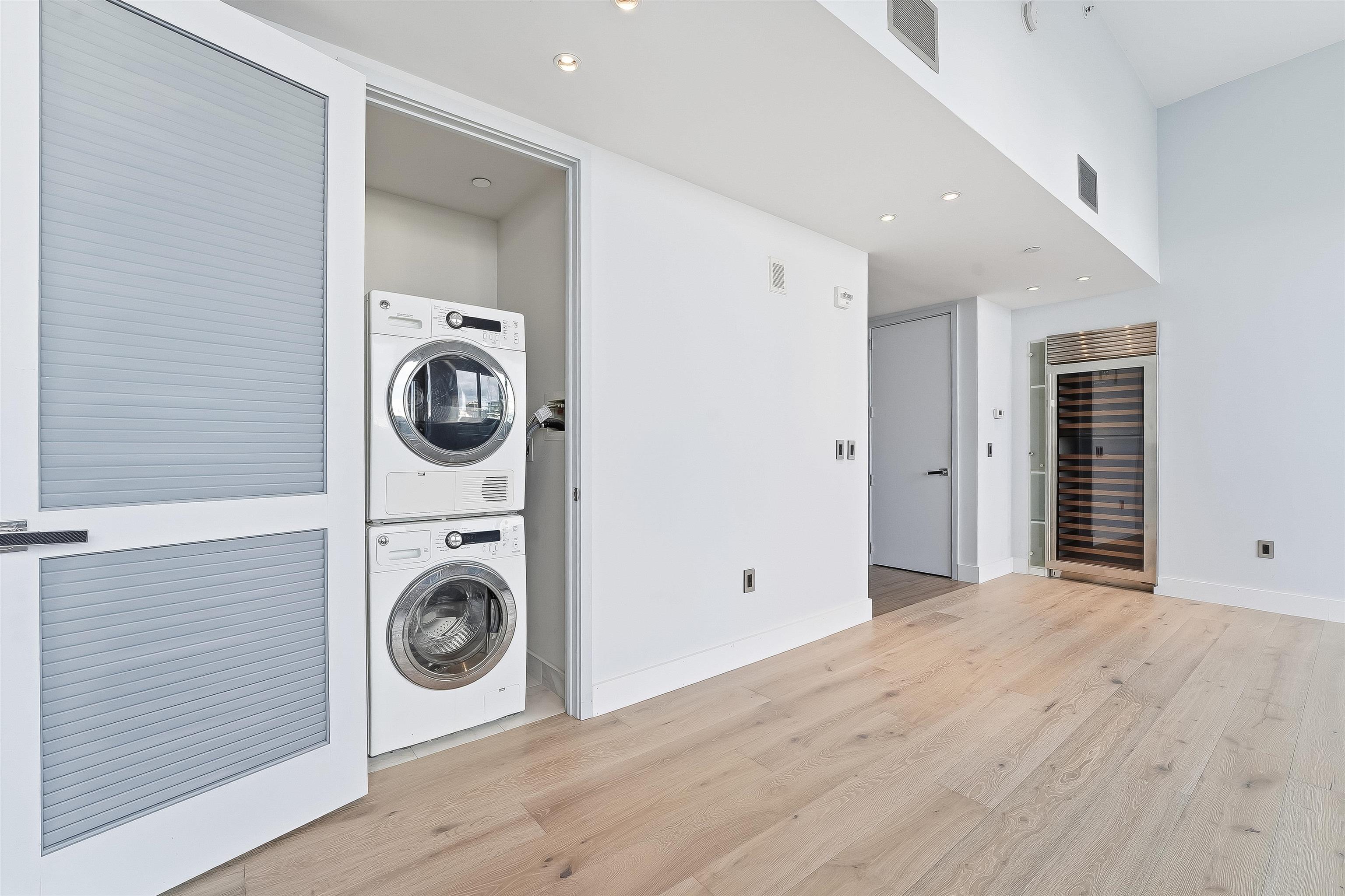 1000 AVENUE AT PORT IMPERIAL Unit: 703