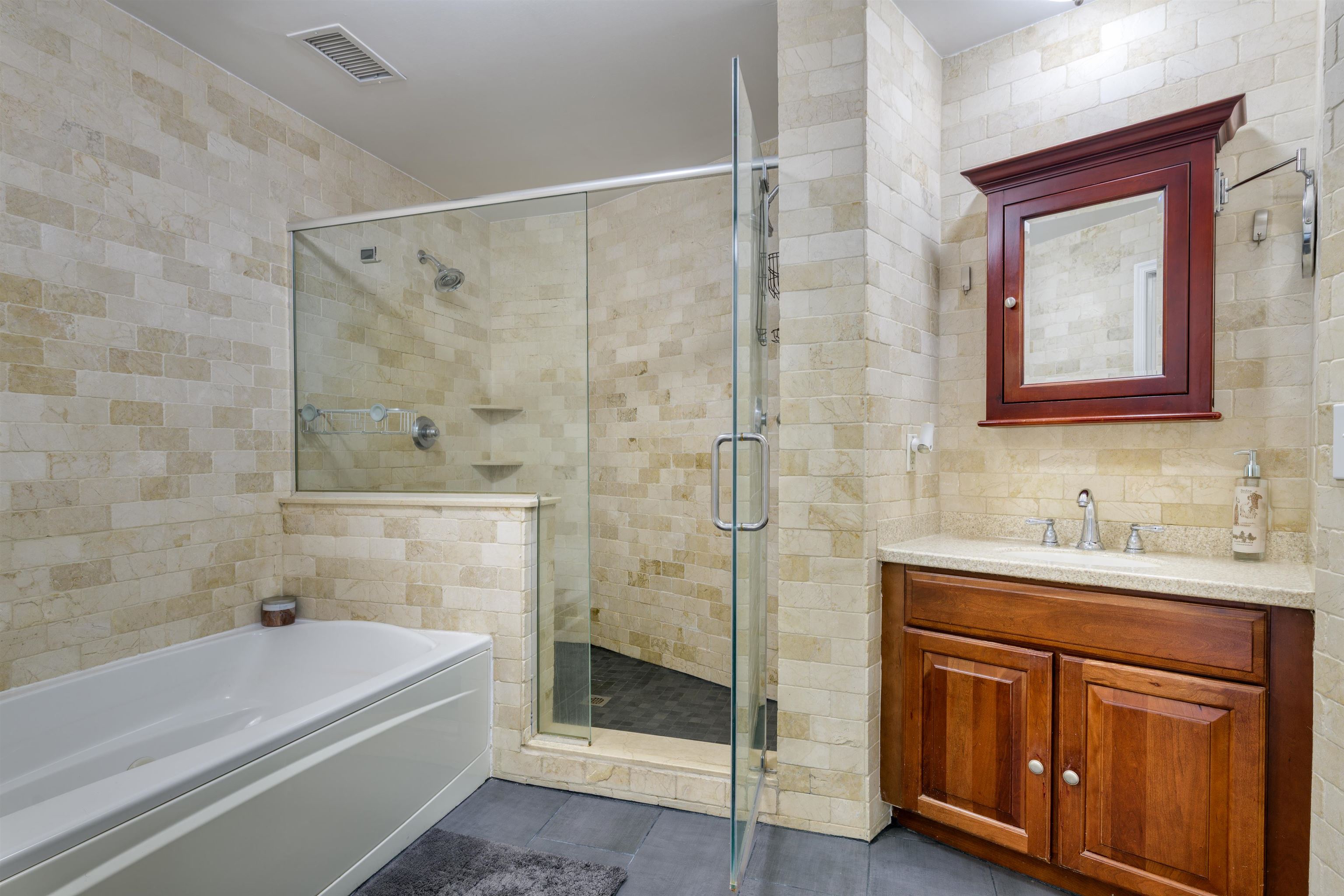 70 ADAMS ST Unit: 5M