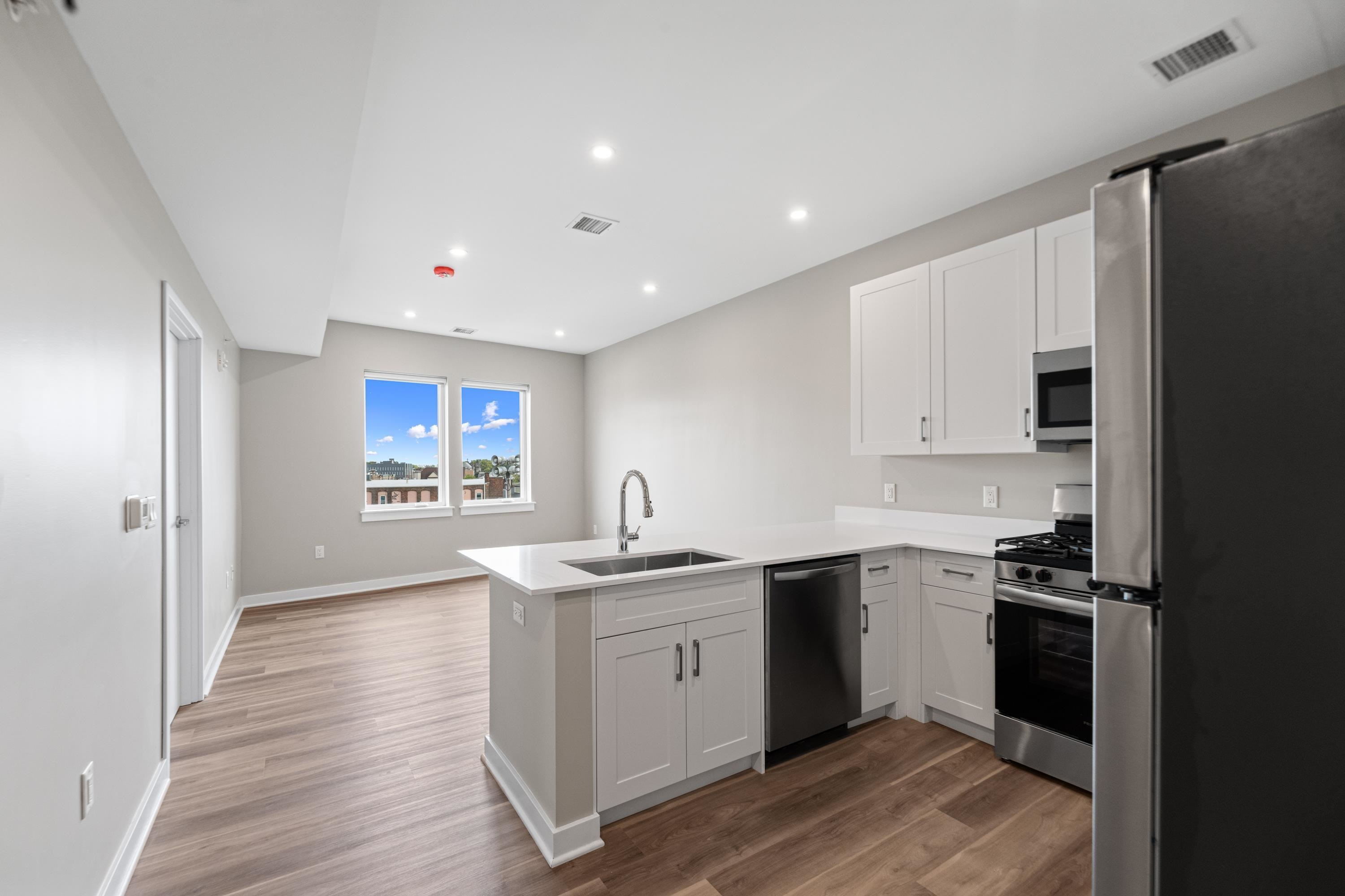 475 COMMUNIPAW AVE Unit: 505