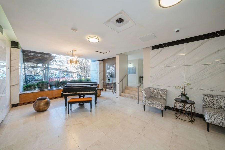 500 CENTRAL AVE Unit: 302