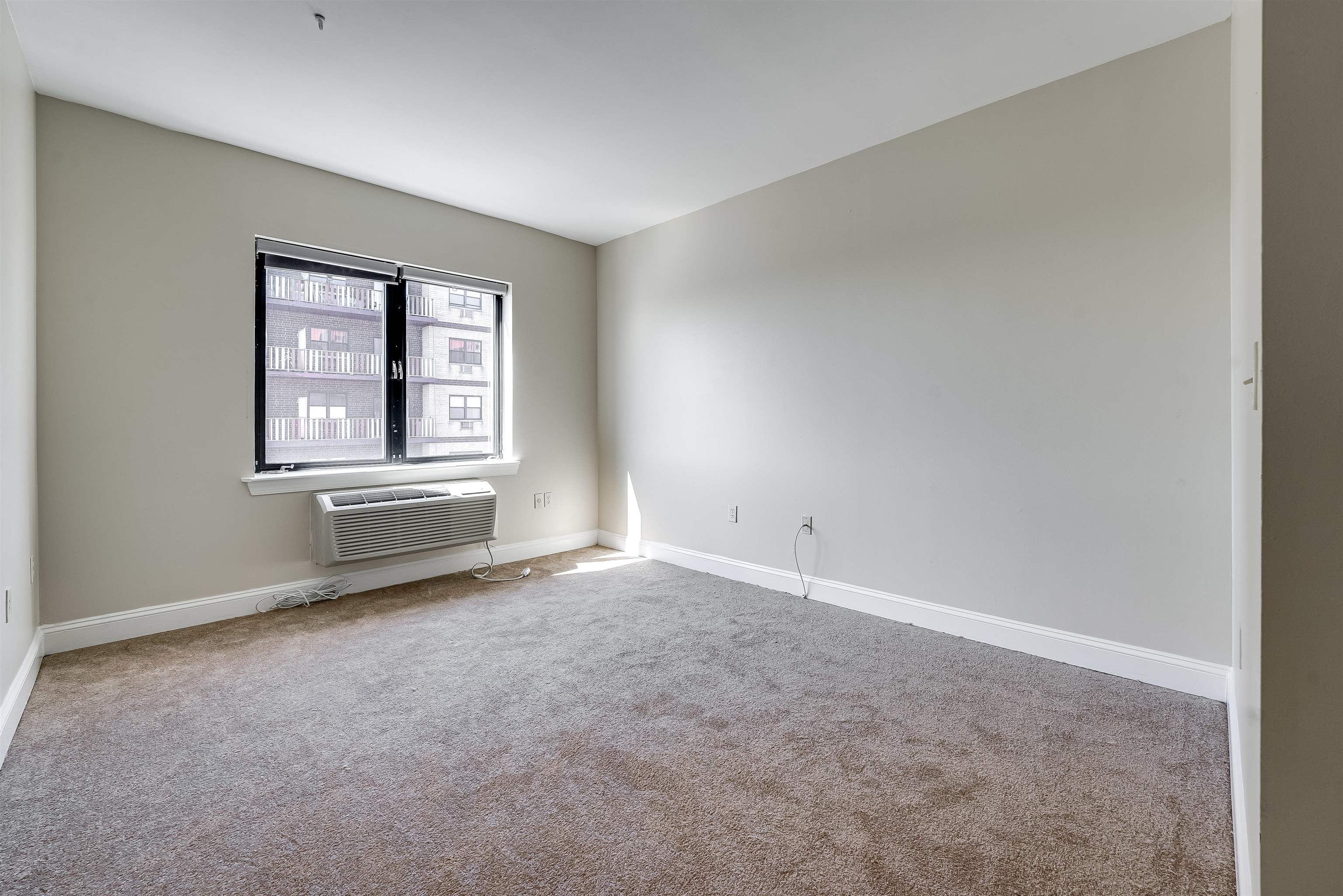 29 1ST ST Unit: 401
