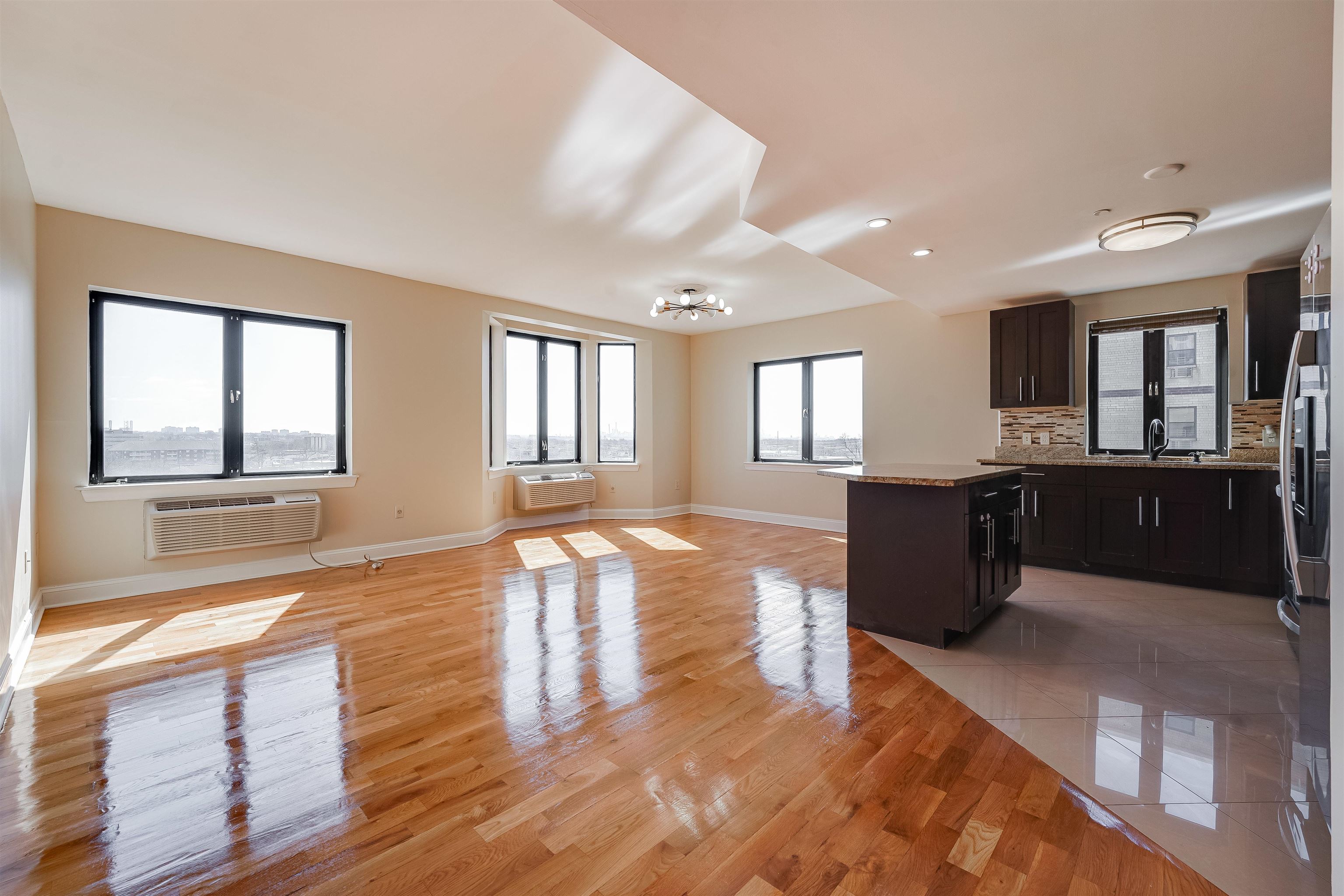29 1ST ST Unit: 401