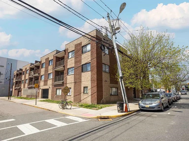 603 55TH ST Unit: 312