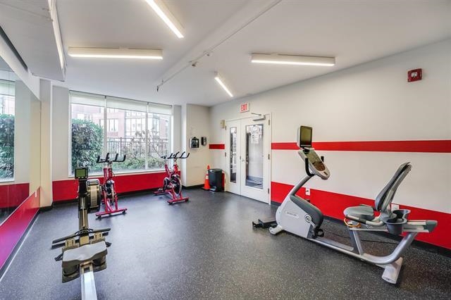 1100 MAXWELL LANE Unit: 1106