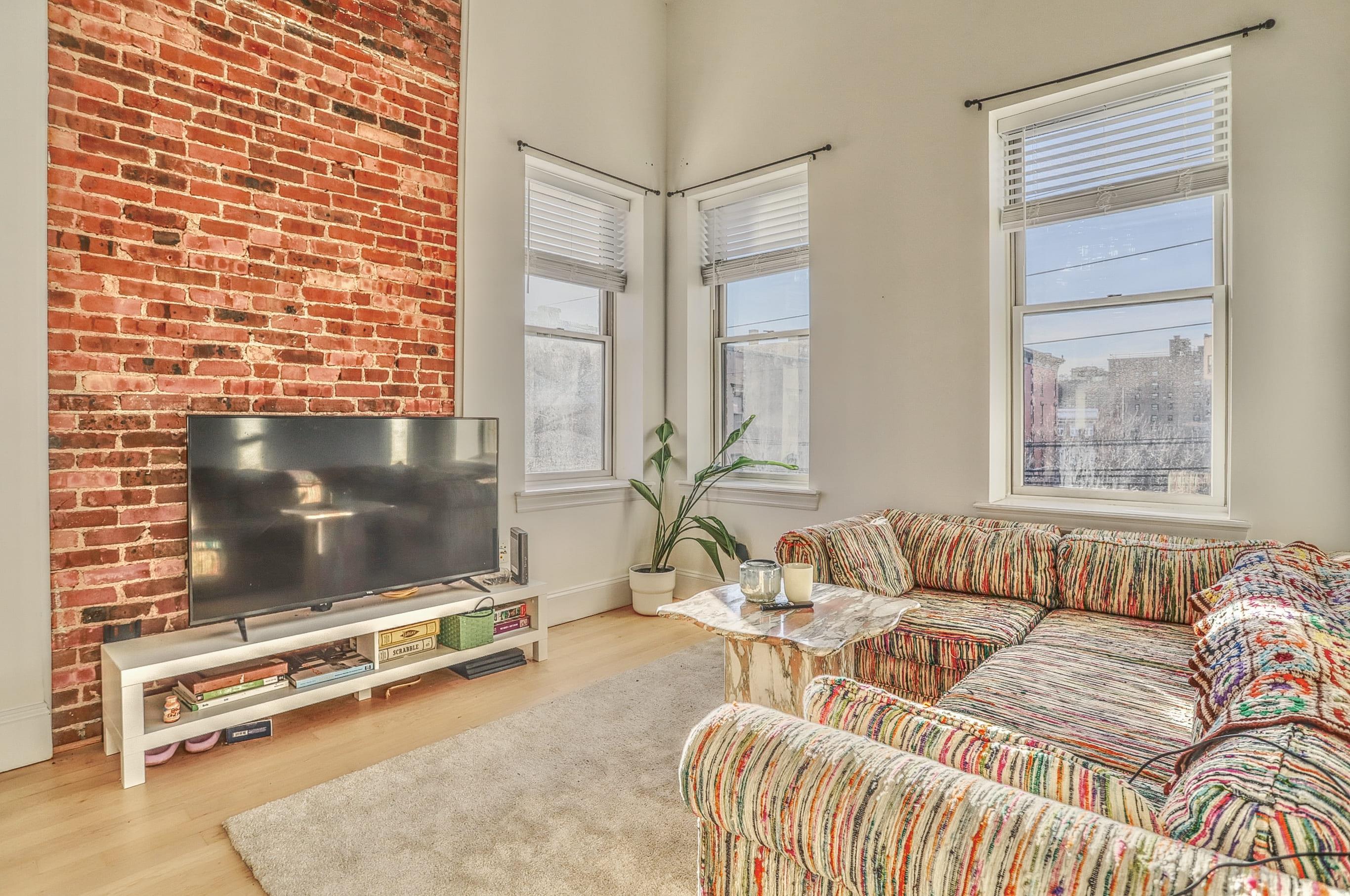 301 MADISON ST Unit: 4S