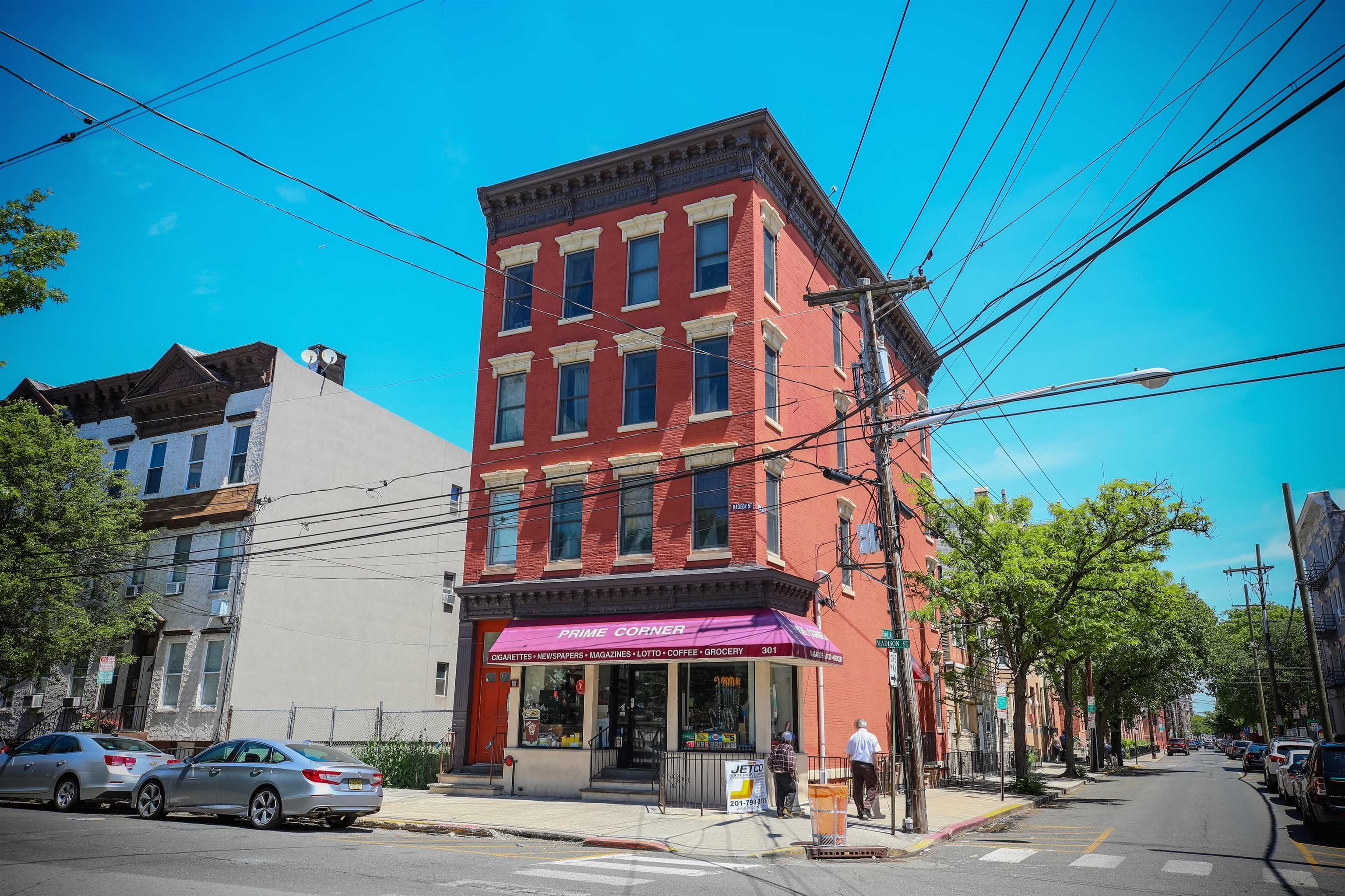 301 MADISON ST Unit: 4S